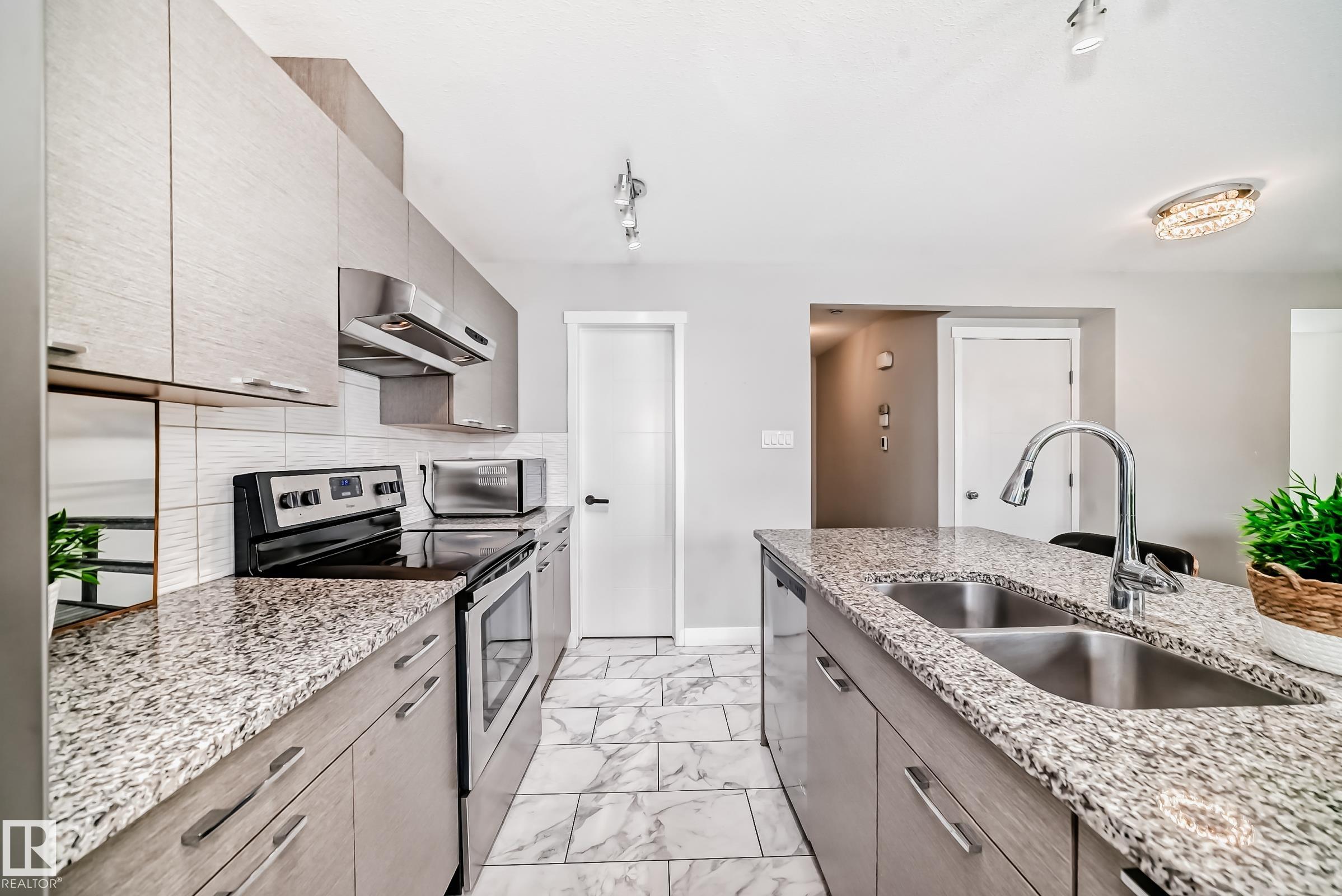 Photo 16 at 4404 6 Street NW, Maple Crest, Edmonton