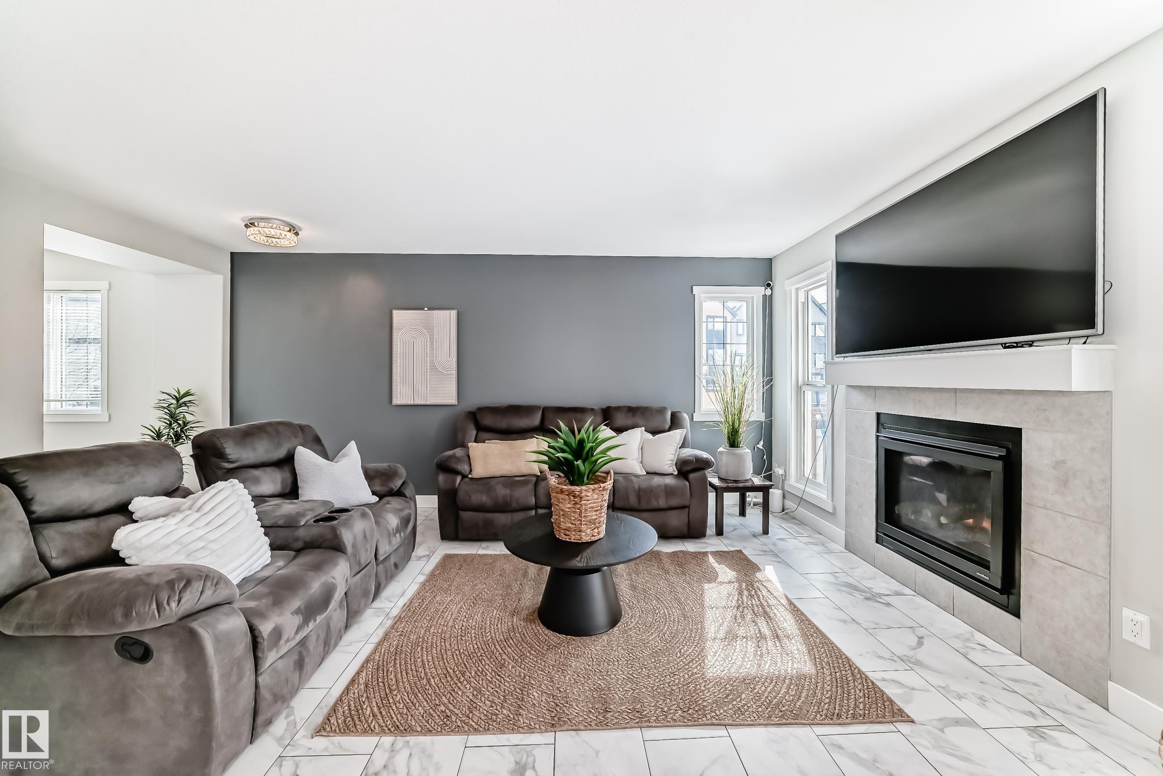 4404 6 Street NW, Maple Crest, Edmonton