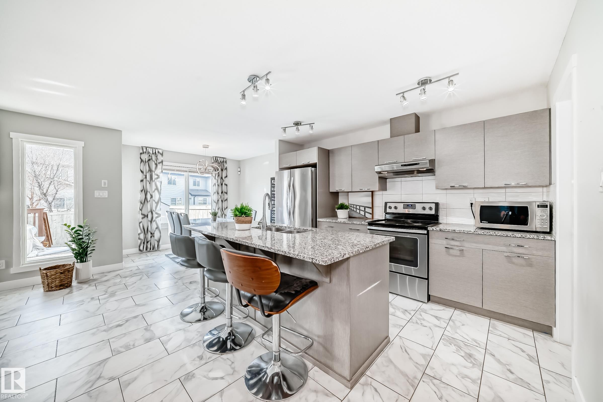 Photo 21 at 4404 6 Street NW, Maple Crest, Edmonton