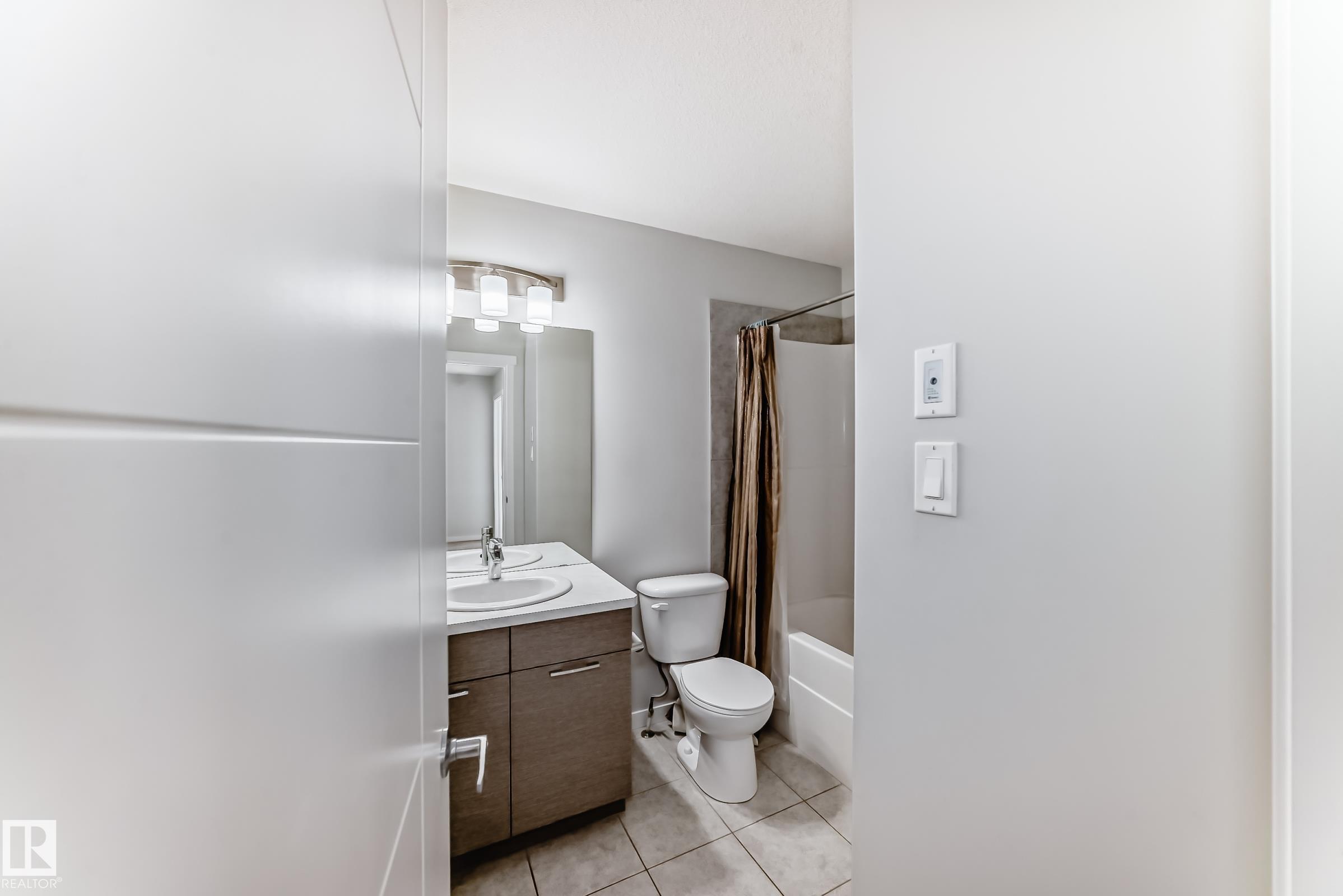 Photo 37 at 4404 6 Street NW, Maple Crest, Edmonton