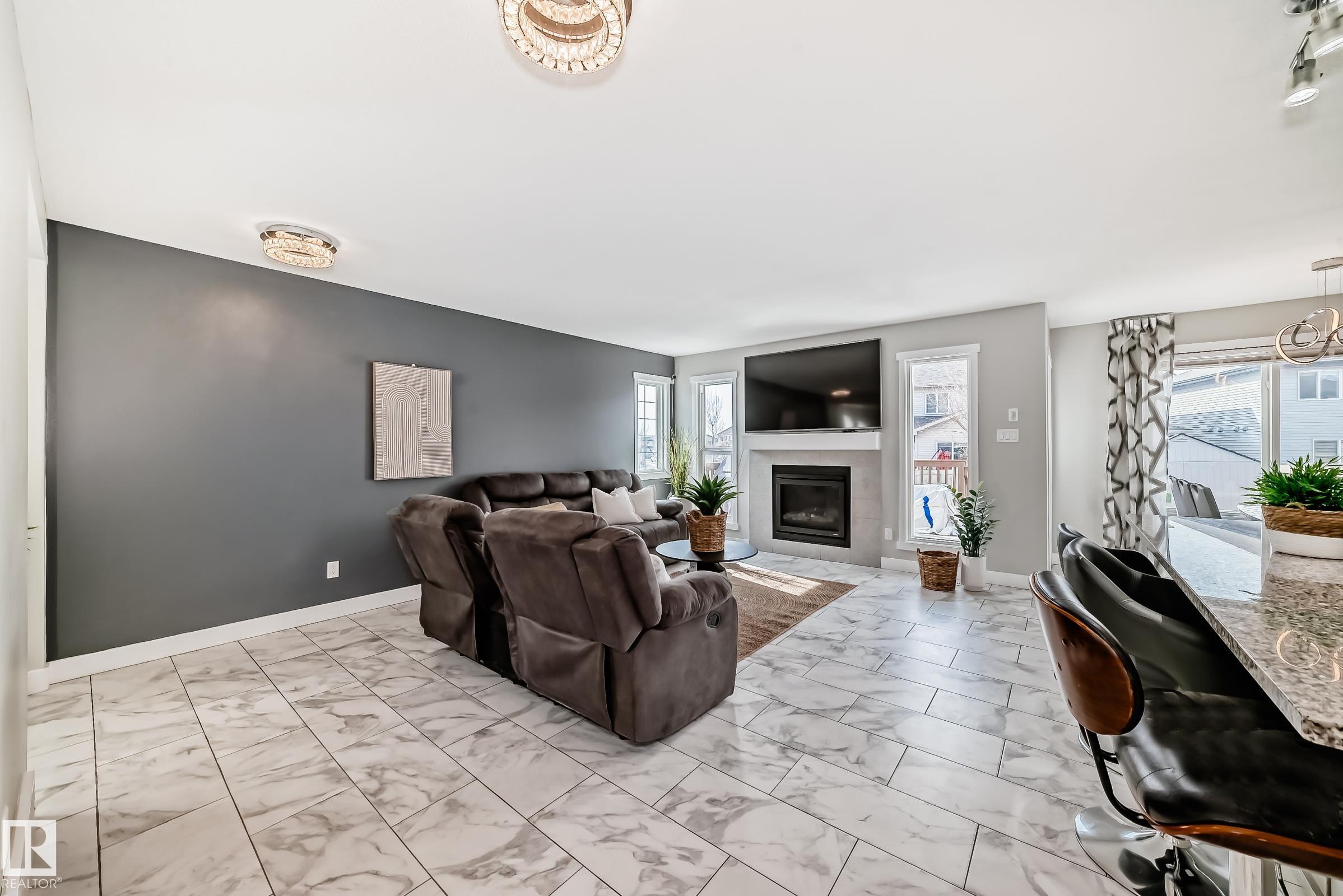 Photo 6 at 4404 6 Street NW, Maple Crest, Edmonton