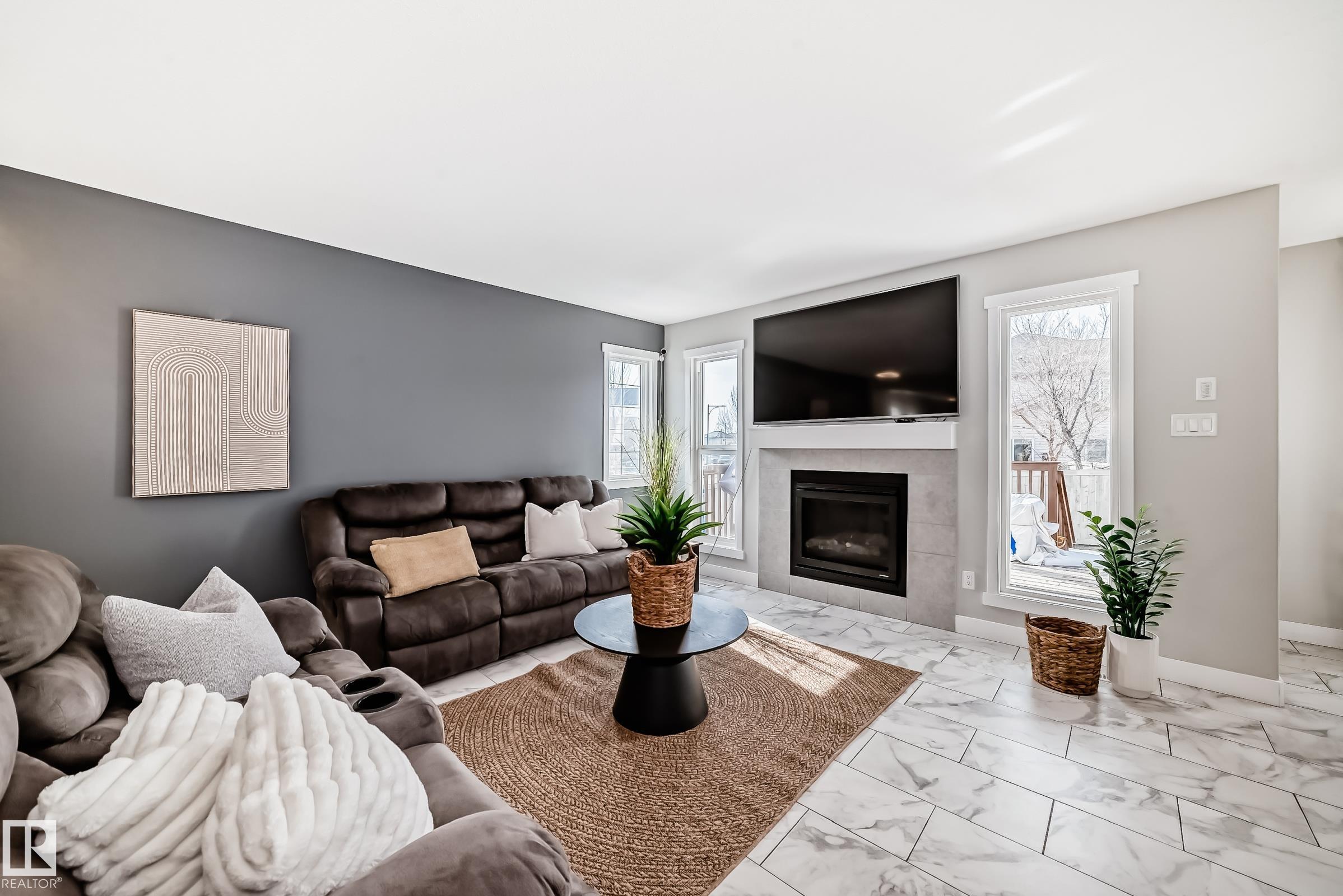 Photo 7 at 4404 6 Street NW, Maple Crest, Edmonton