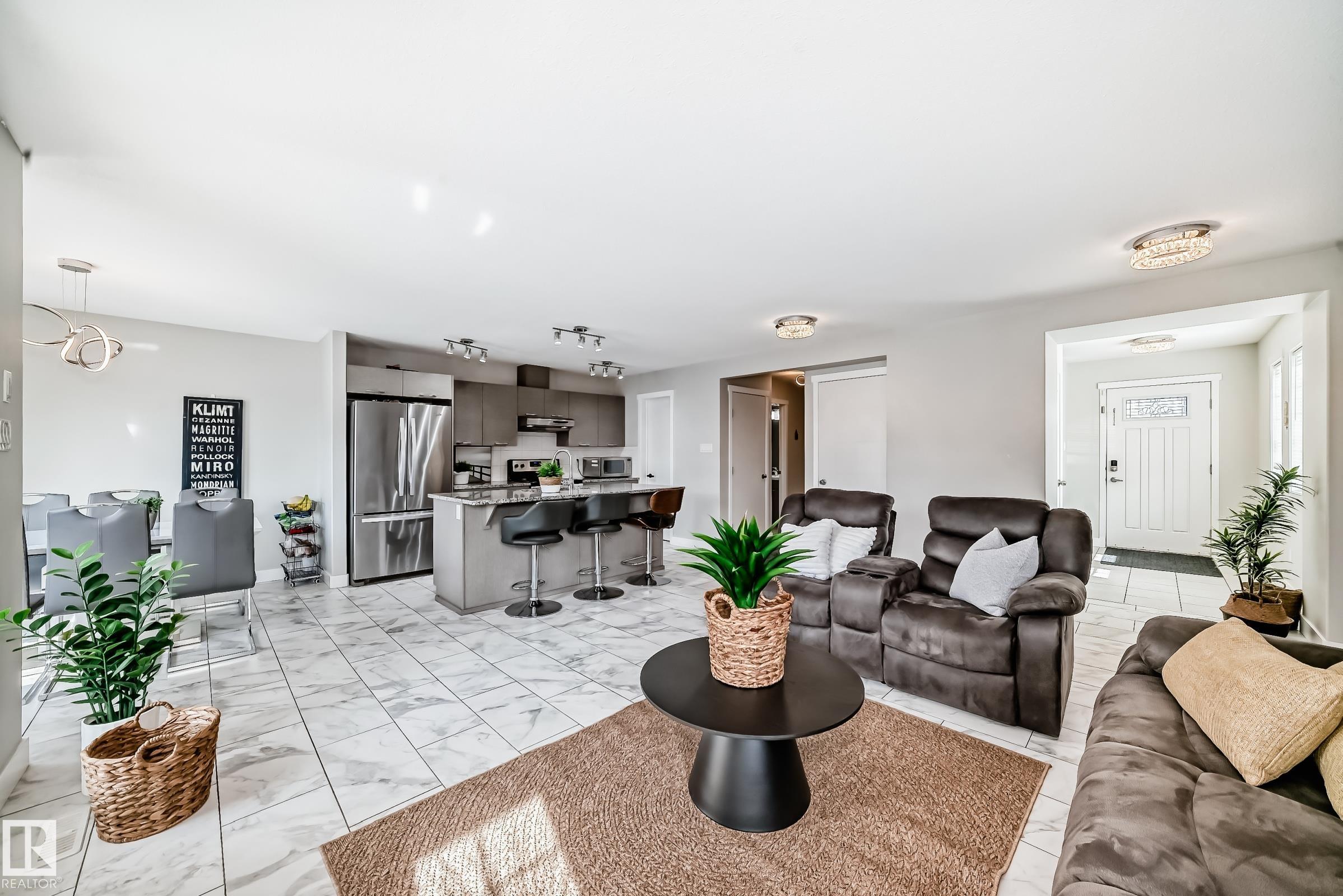 Photo 8 at 4404 6 Street NW, Maple Crest, Edmonton