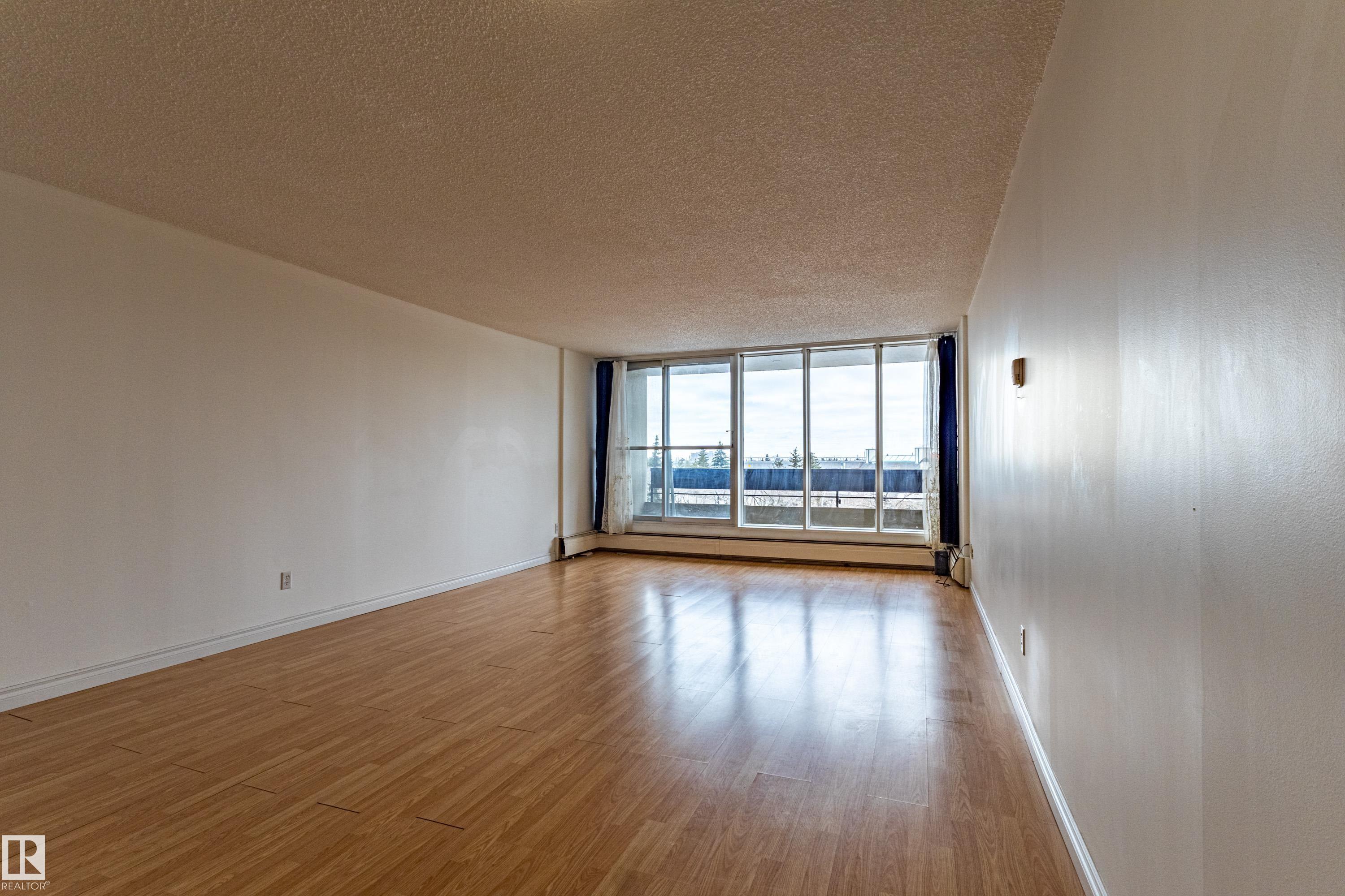 Photo 6 at 37 - 8745 165 Street NW, West Meadowlark Park, Edmonton