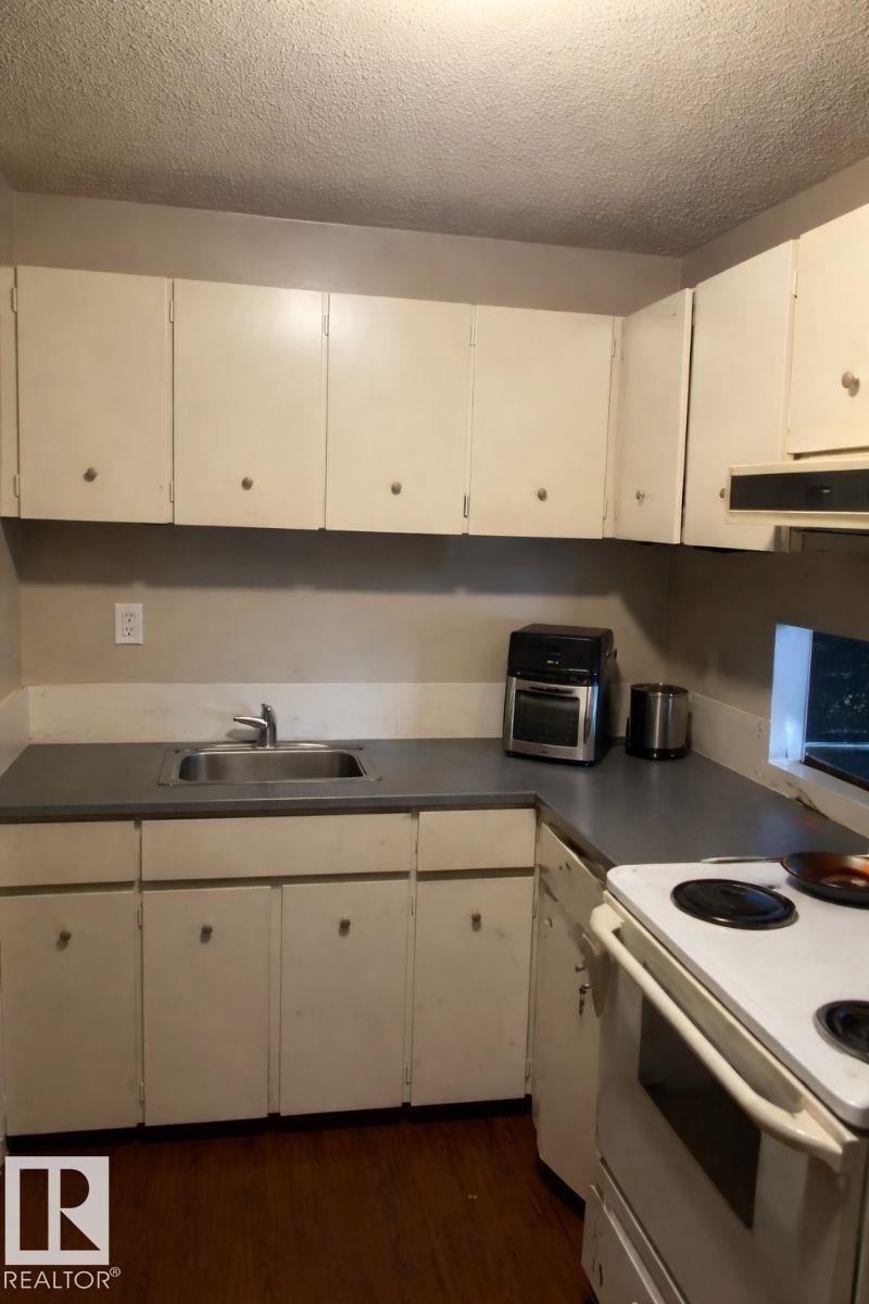 4 - 3819 76 Street NW, Michaels Park, Edmonton