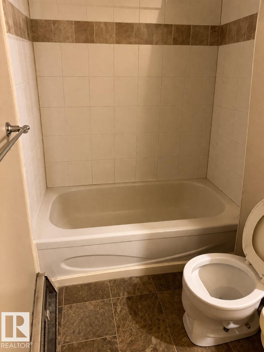 Photo 6 at 4 - 3819 76 Street NW, Michaels Park, Edmonton