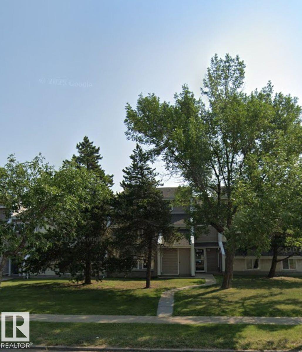 Photo 9 at 4 - 3819 76 Street NW, Michaels Park, Edmonton