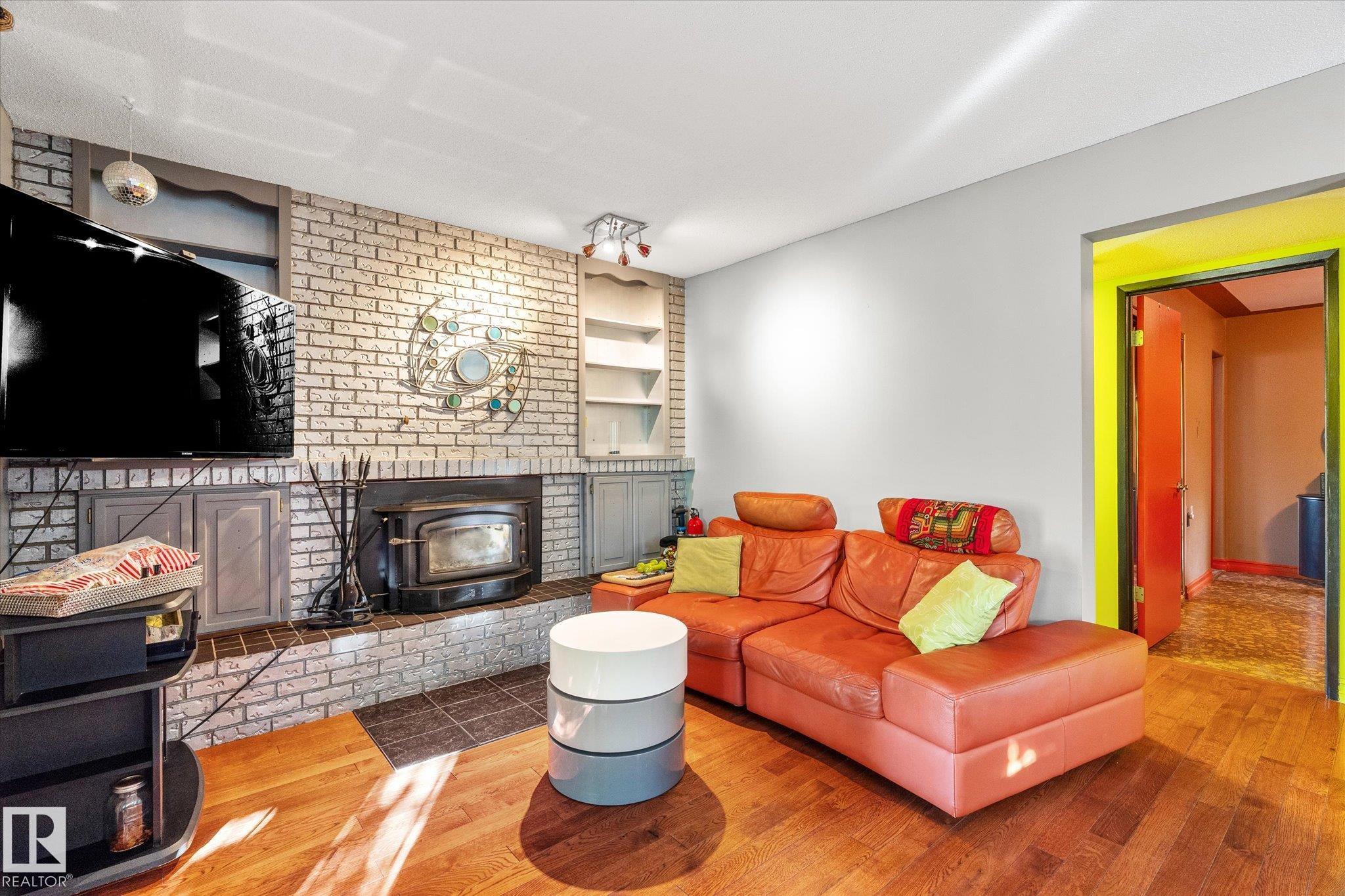 Photo 16 at 3018 110a Street NW, Steinhauer, Edmonton