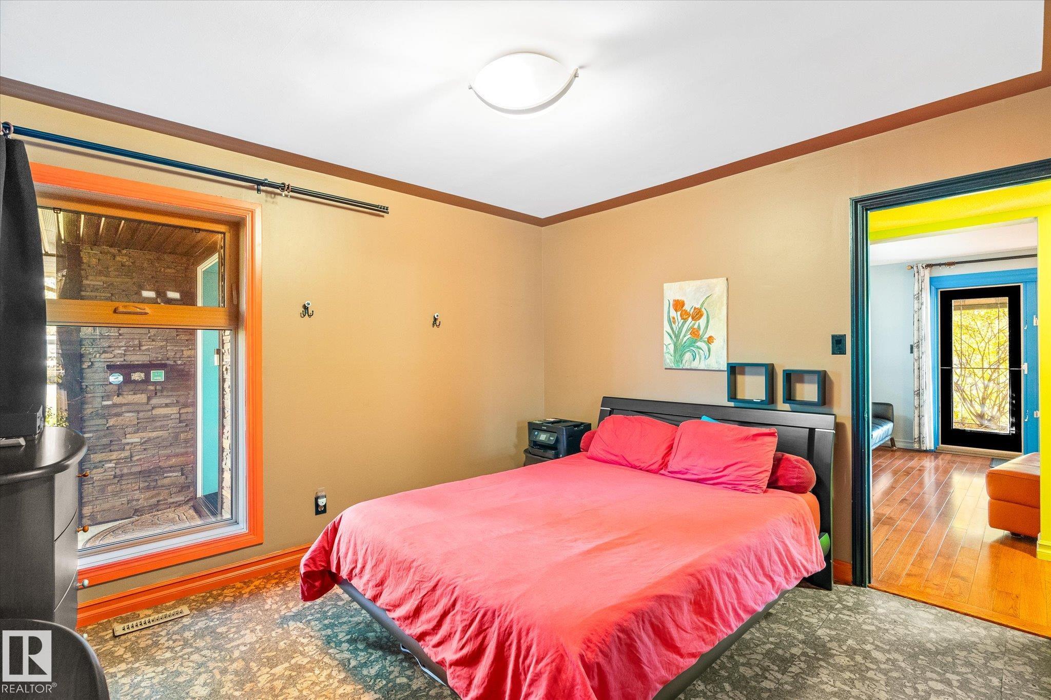 Photo 17 at 3018 110a Street NW, Steinhauer, Edmonton