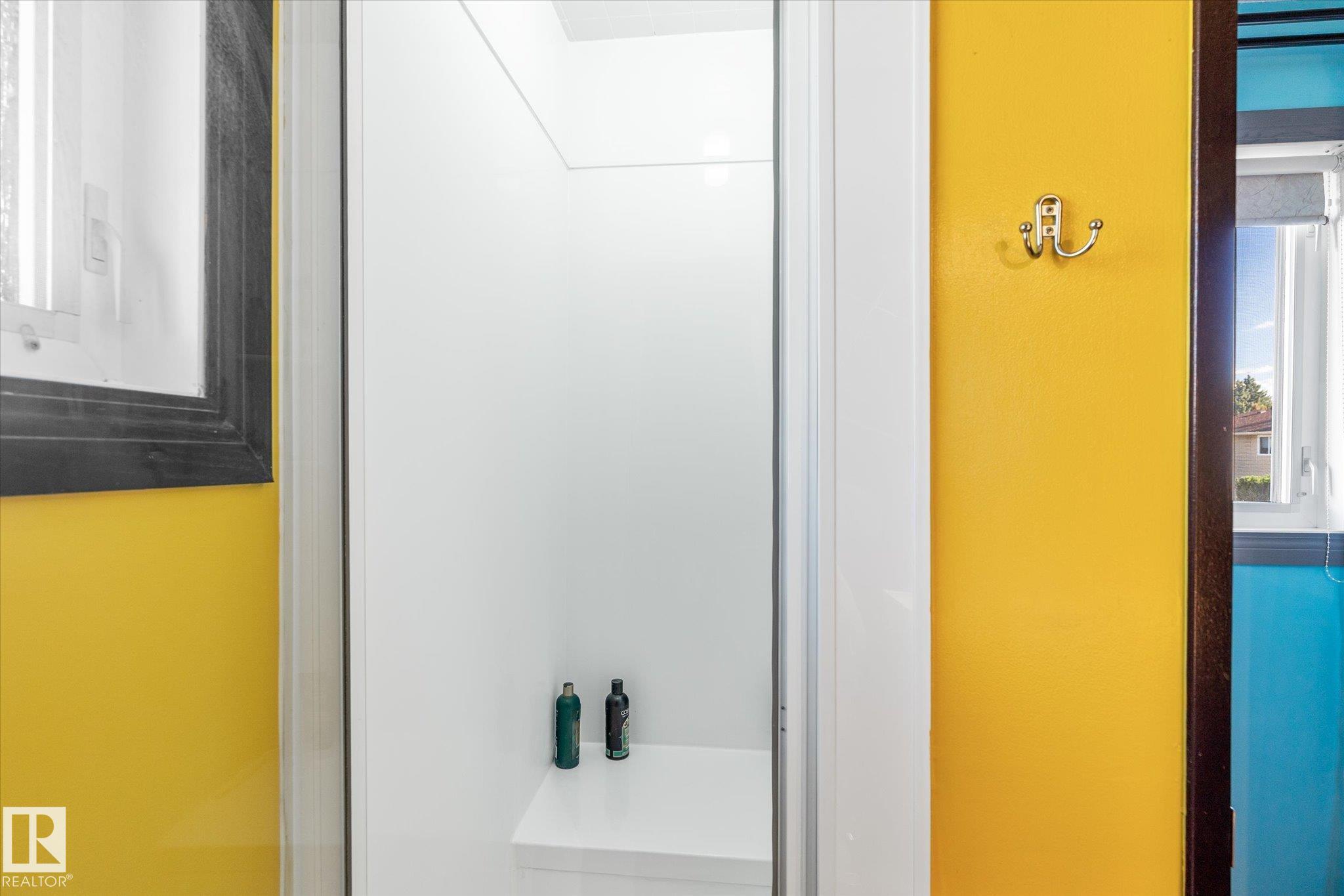 Photo 24 at 3018 110a Street NW, Steinhauer, Edmonton