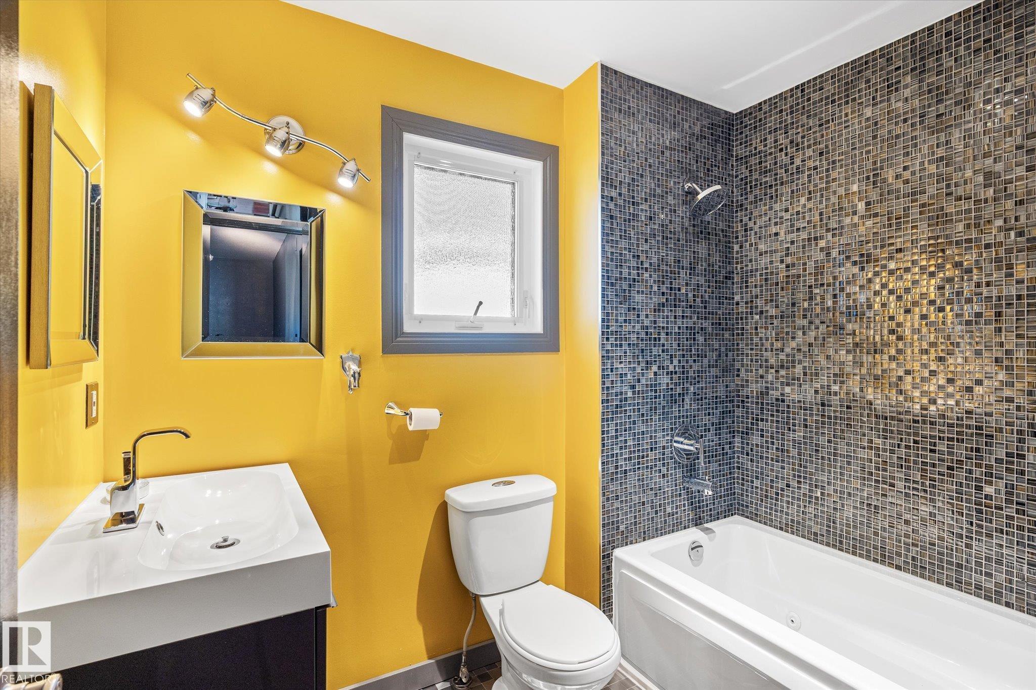 Photo 28 at 3018 110a Street NW, Steinhauer, Edmonton