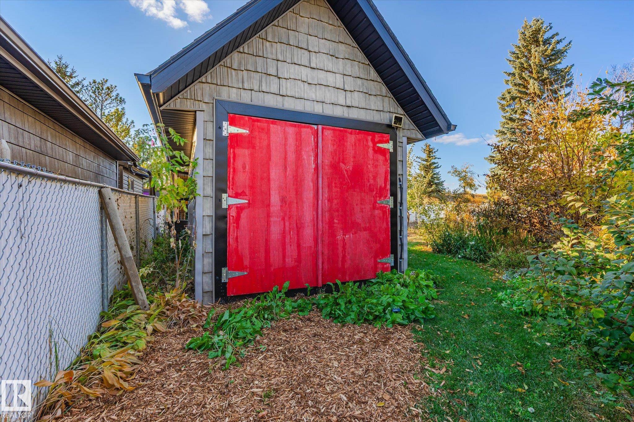 Photo 42 at 3018 110a Street NW, Steinhauer, Edmonton