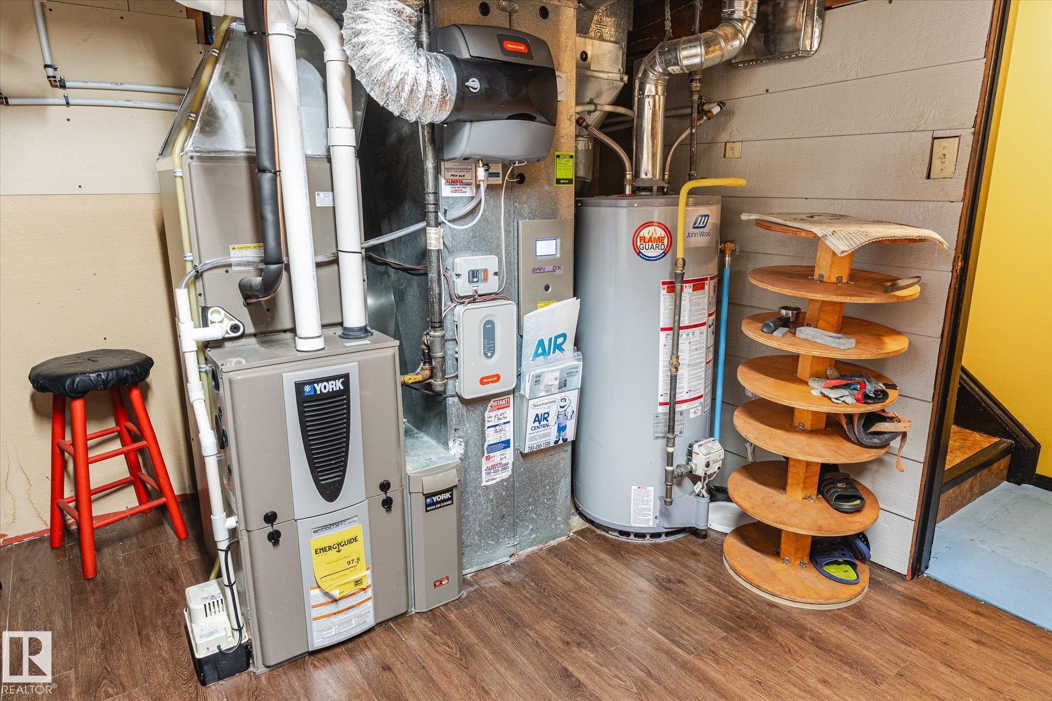 Photo 54 at 3018 110a Street NW, Steinhauer, Edmonton