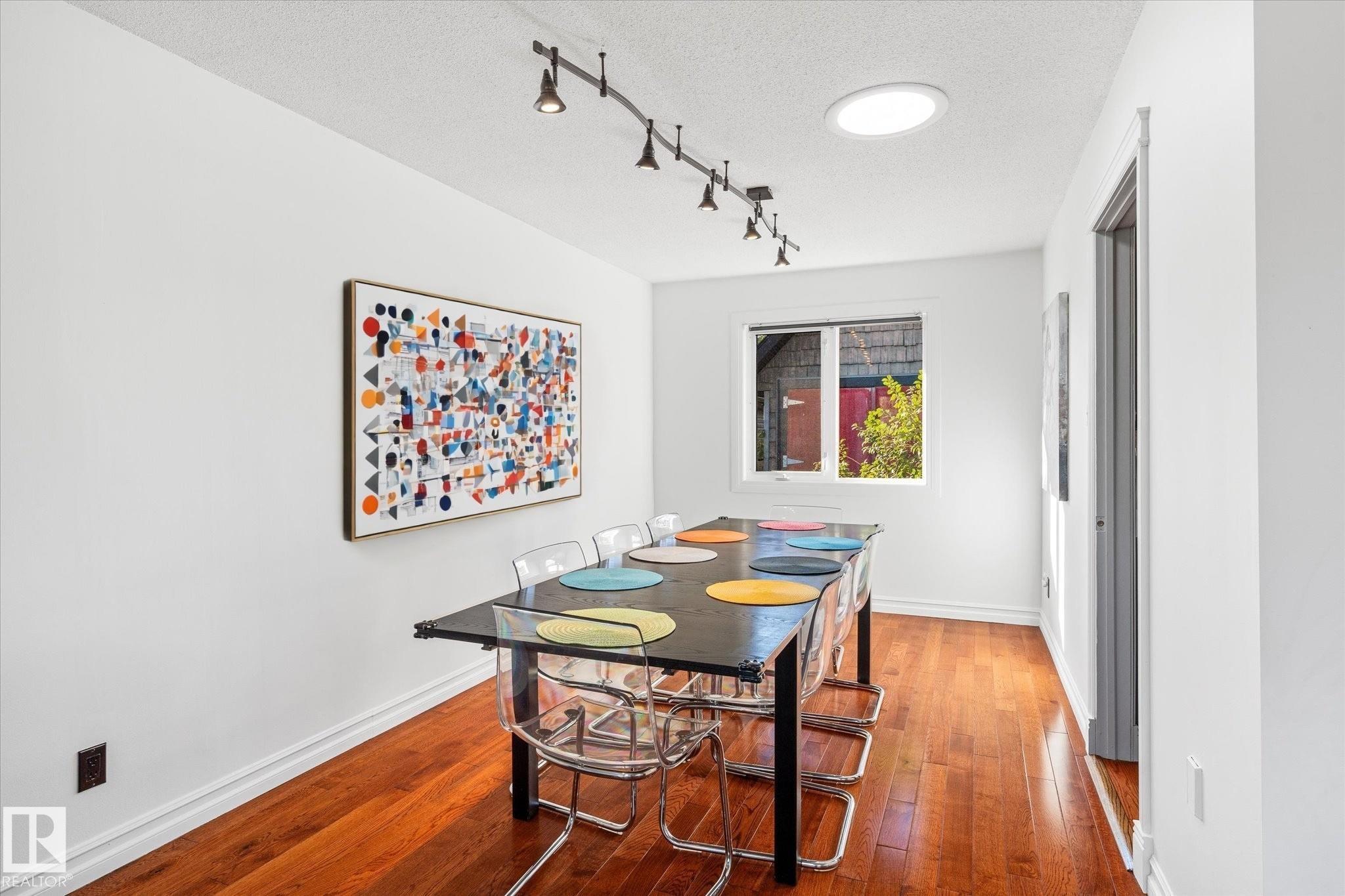 Photo 8 at 3018 110a Street NW, Steinhauer, Edmonton