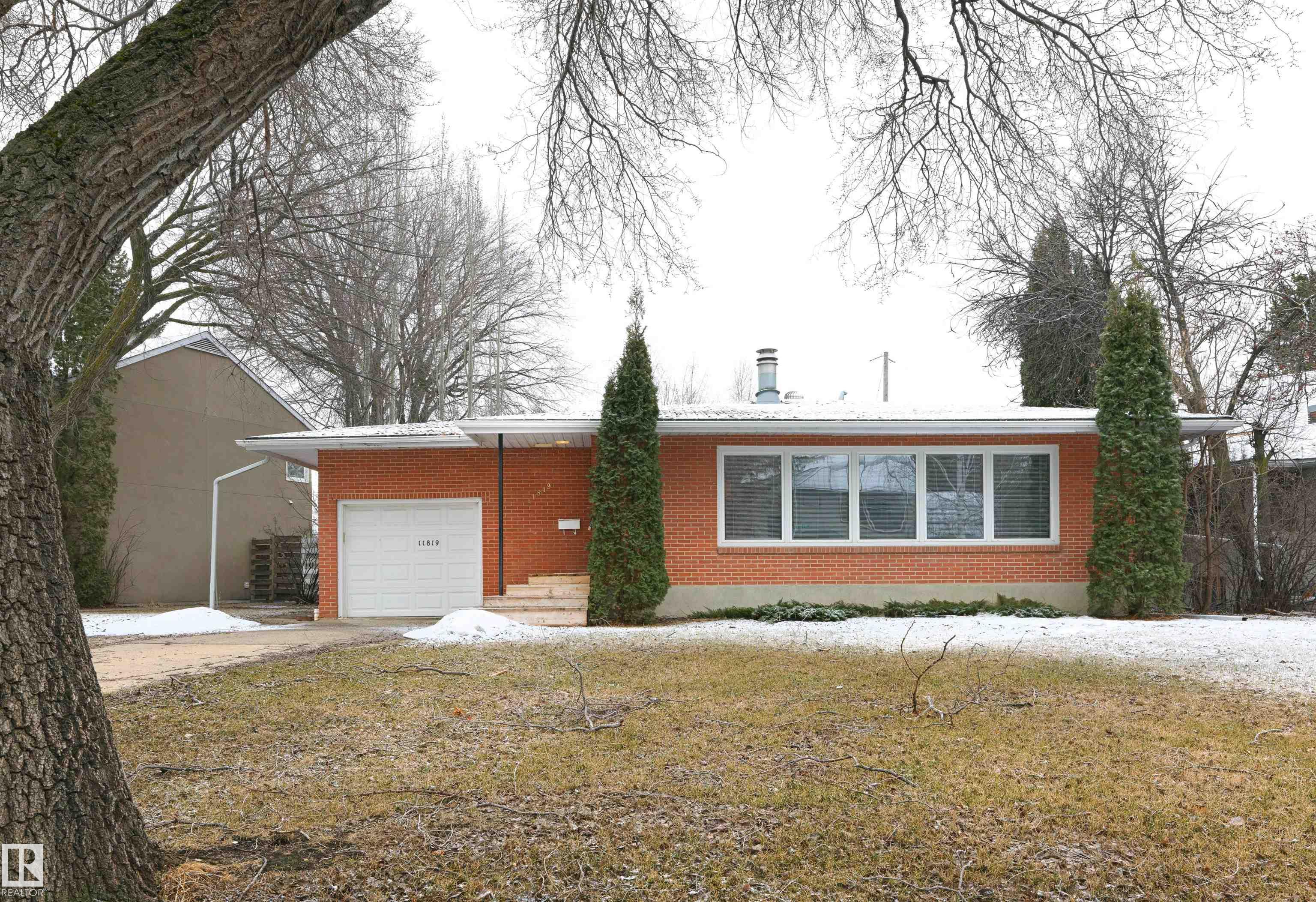 11819 75 Avenue NW, Belgravia, Edmonton