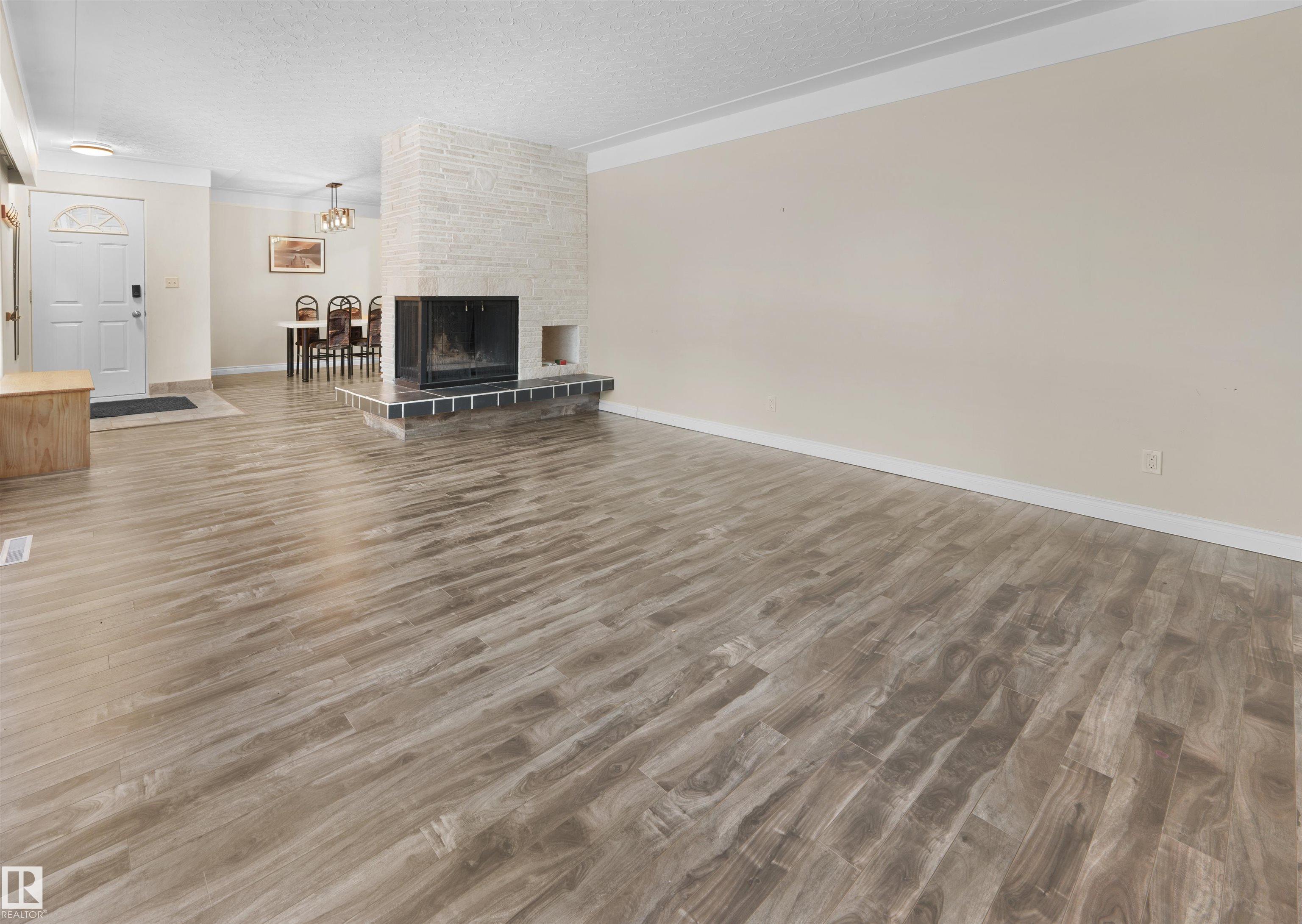 Photo 11 at 11819 75 Avenue NW, Belgravia, Edmonton