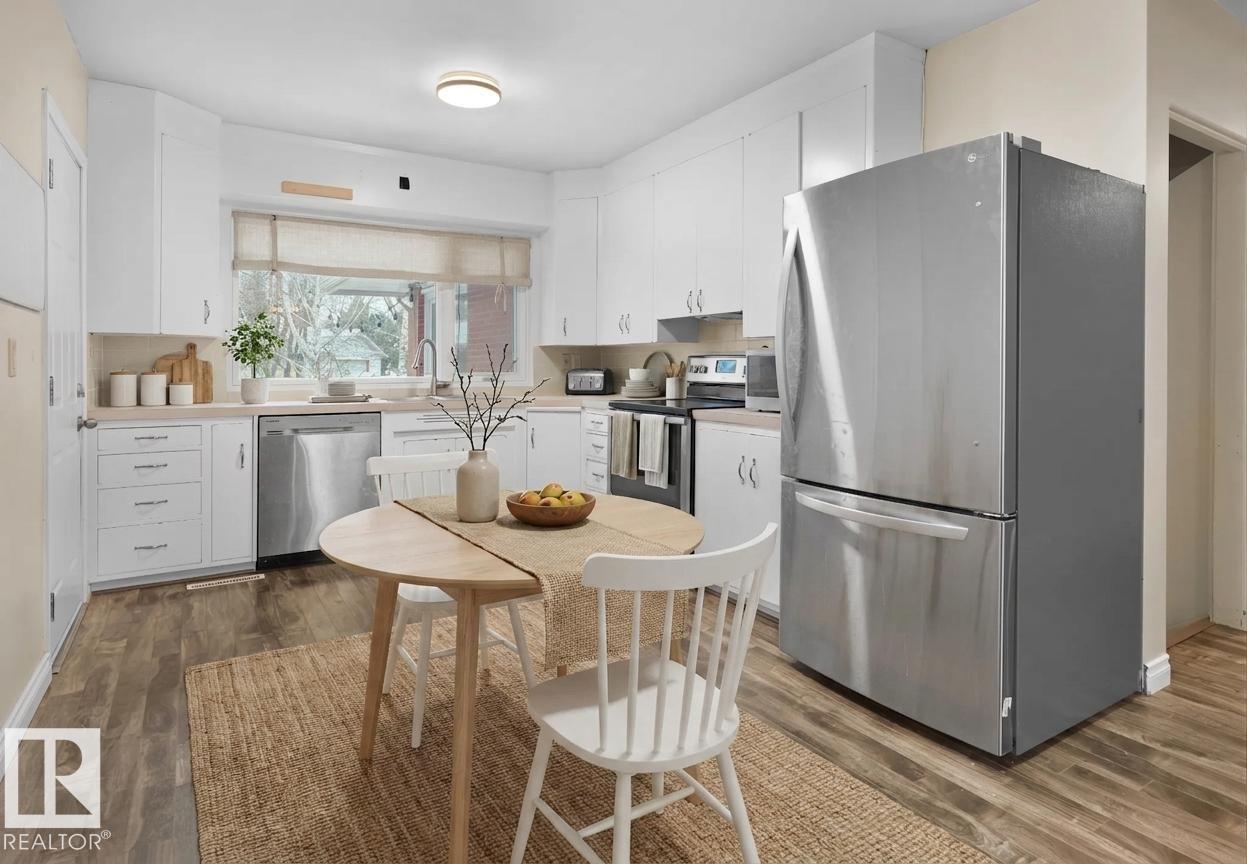 Photo 13 at 11819 75 Avenue NW, Belgravia, Edmonton