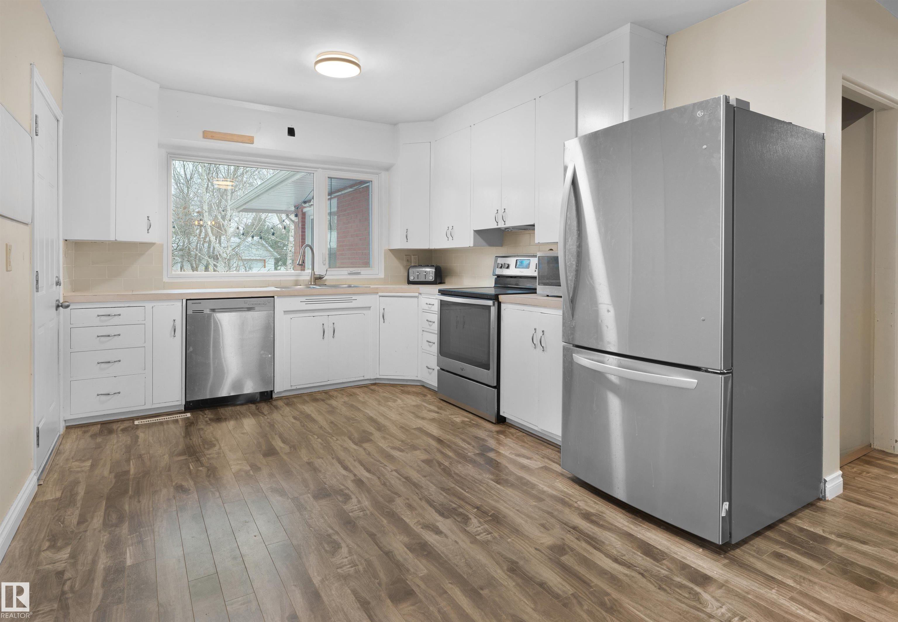 Photo 14 at 11819 75 Avenue NW, Belgravia, Edmonton