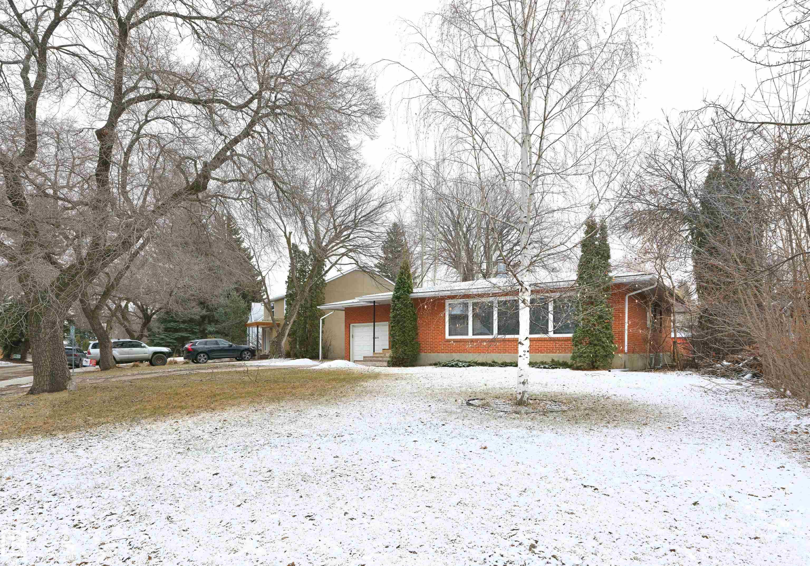 11819 75 Avenue NW, Belgravia, Edmonton