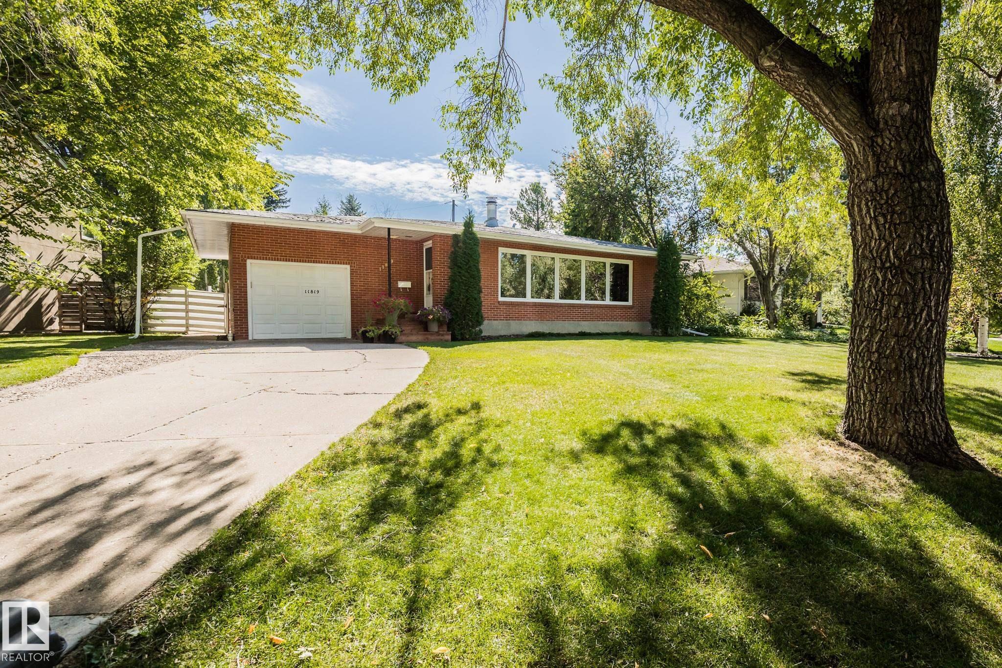 11819 75 Avenue NW, Belgravia, Edmonton