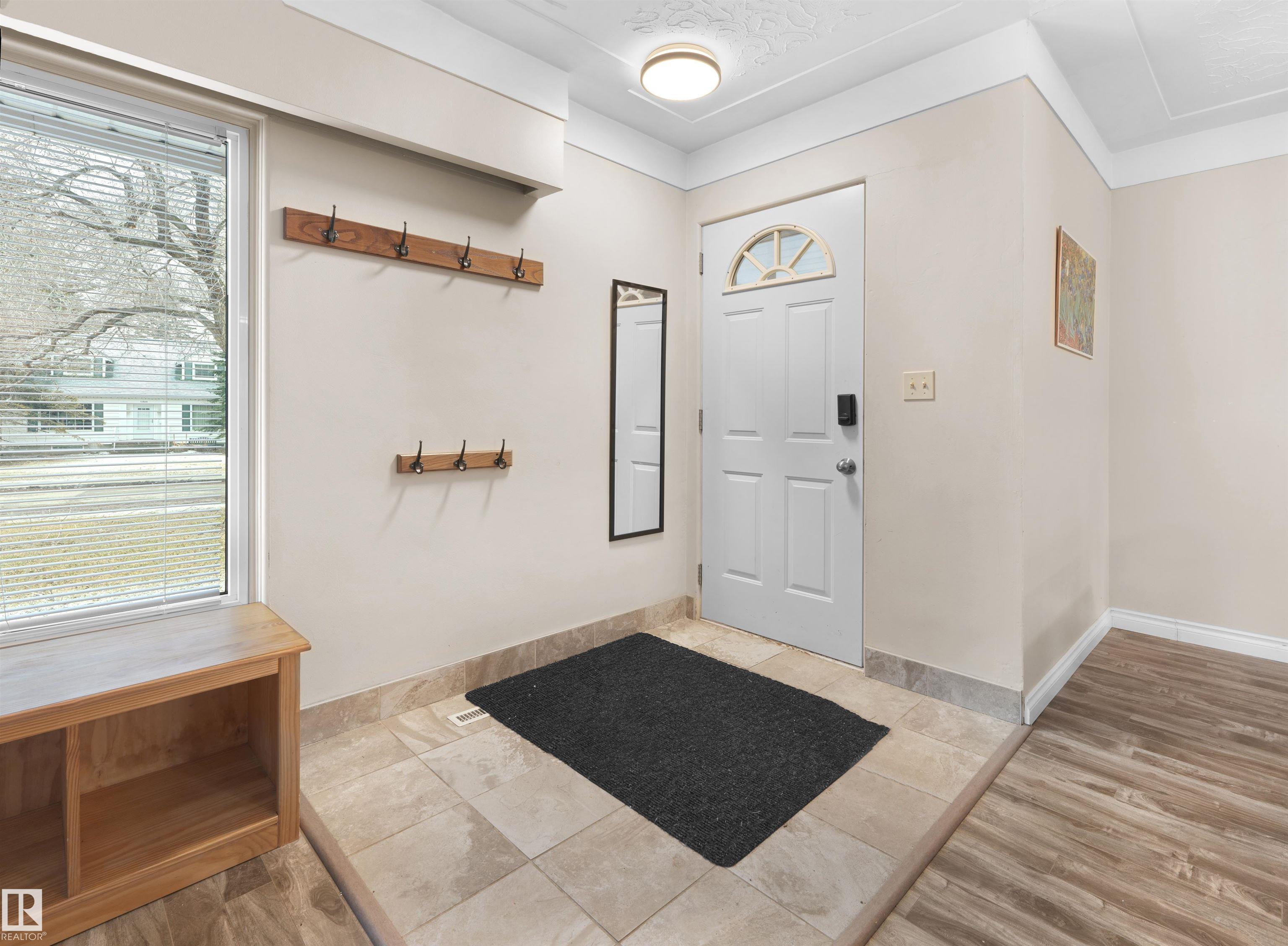 11819 75 Avenue NW, Belgravia, Edmonton