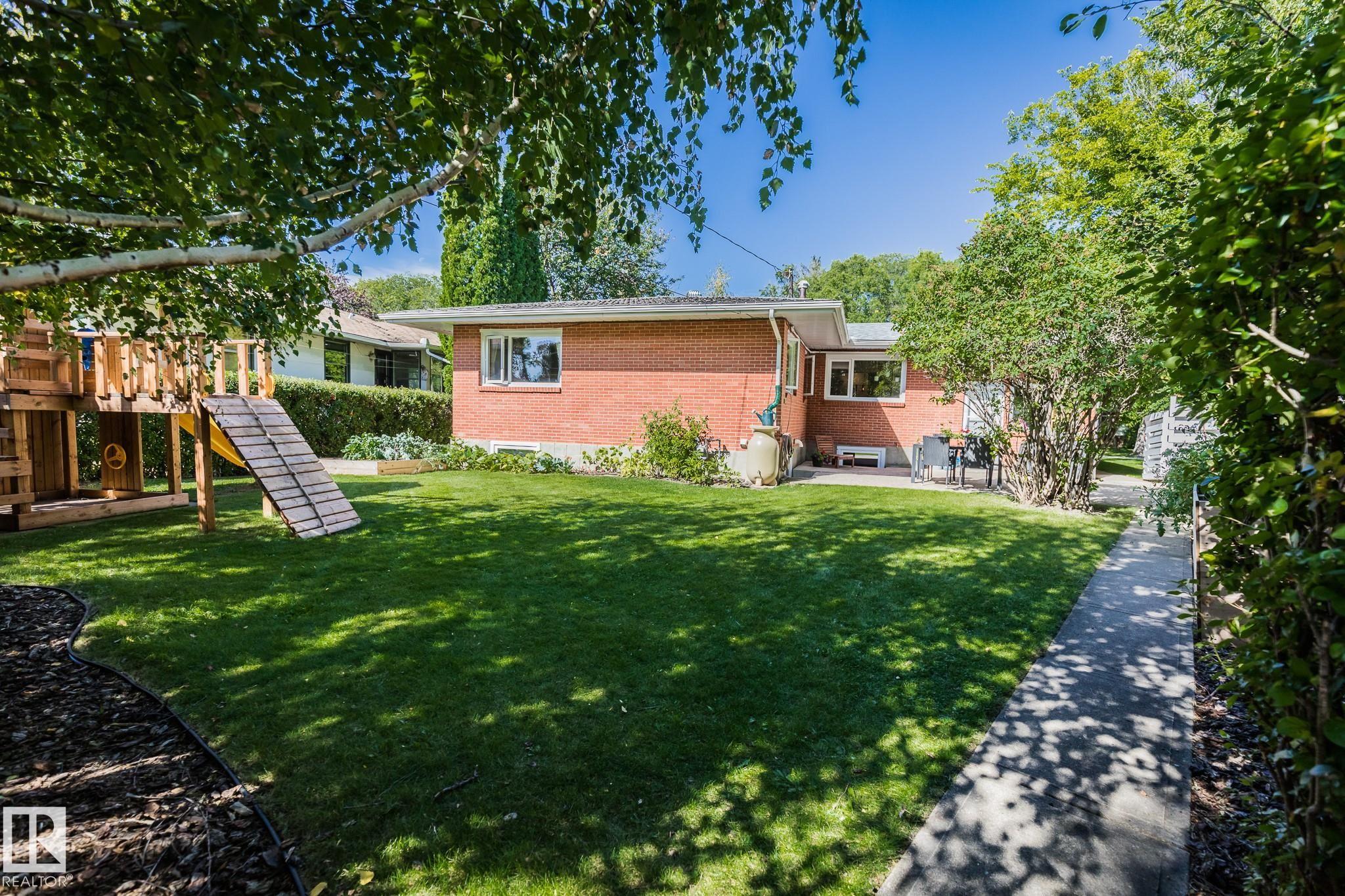 Photo 53 at 11819 75 Avenue NW, Belgravia, Edmonton