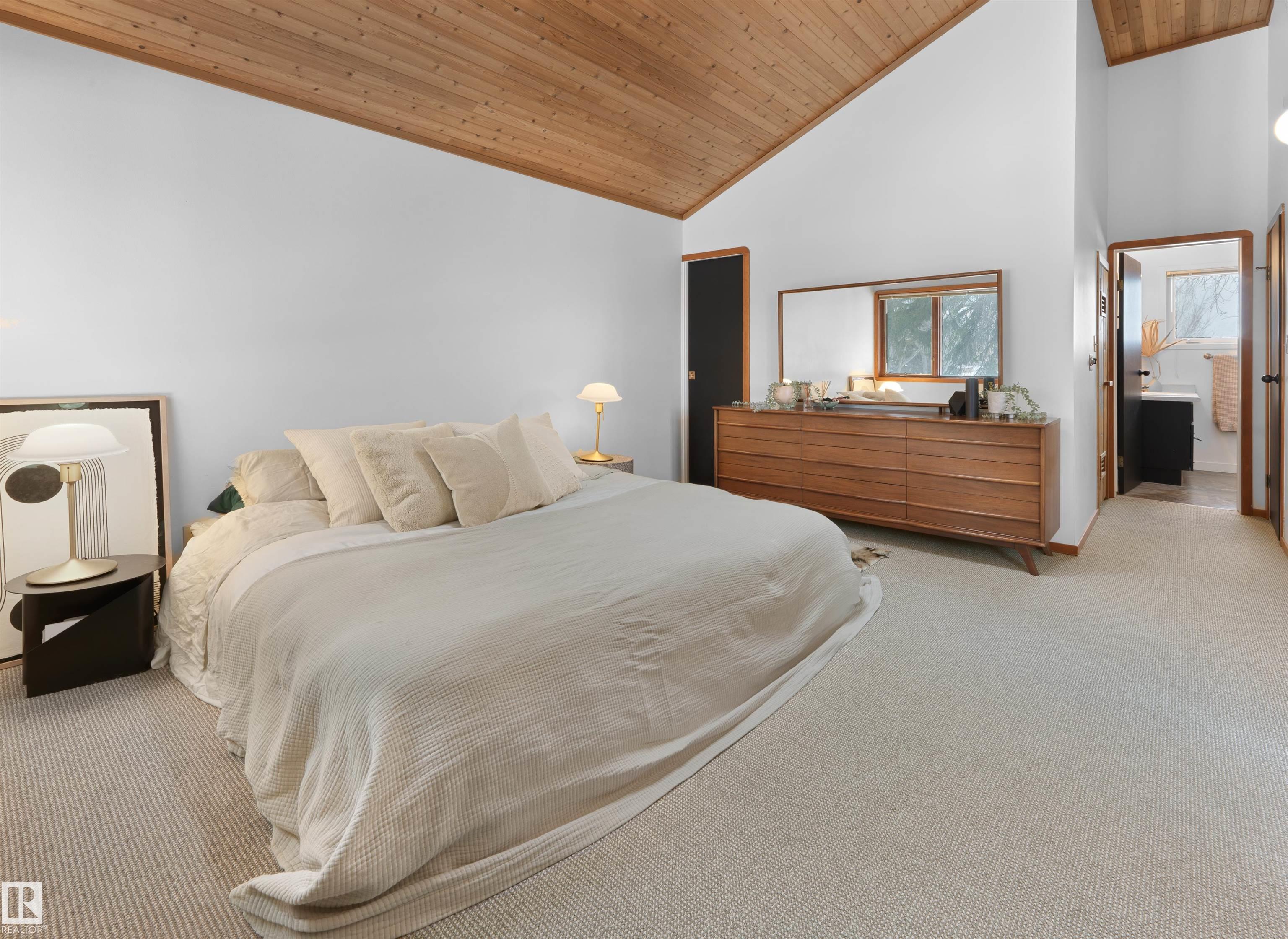 Photo 20 at 10251 77 Street NW, Forest Heights, Edmonton