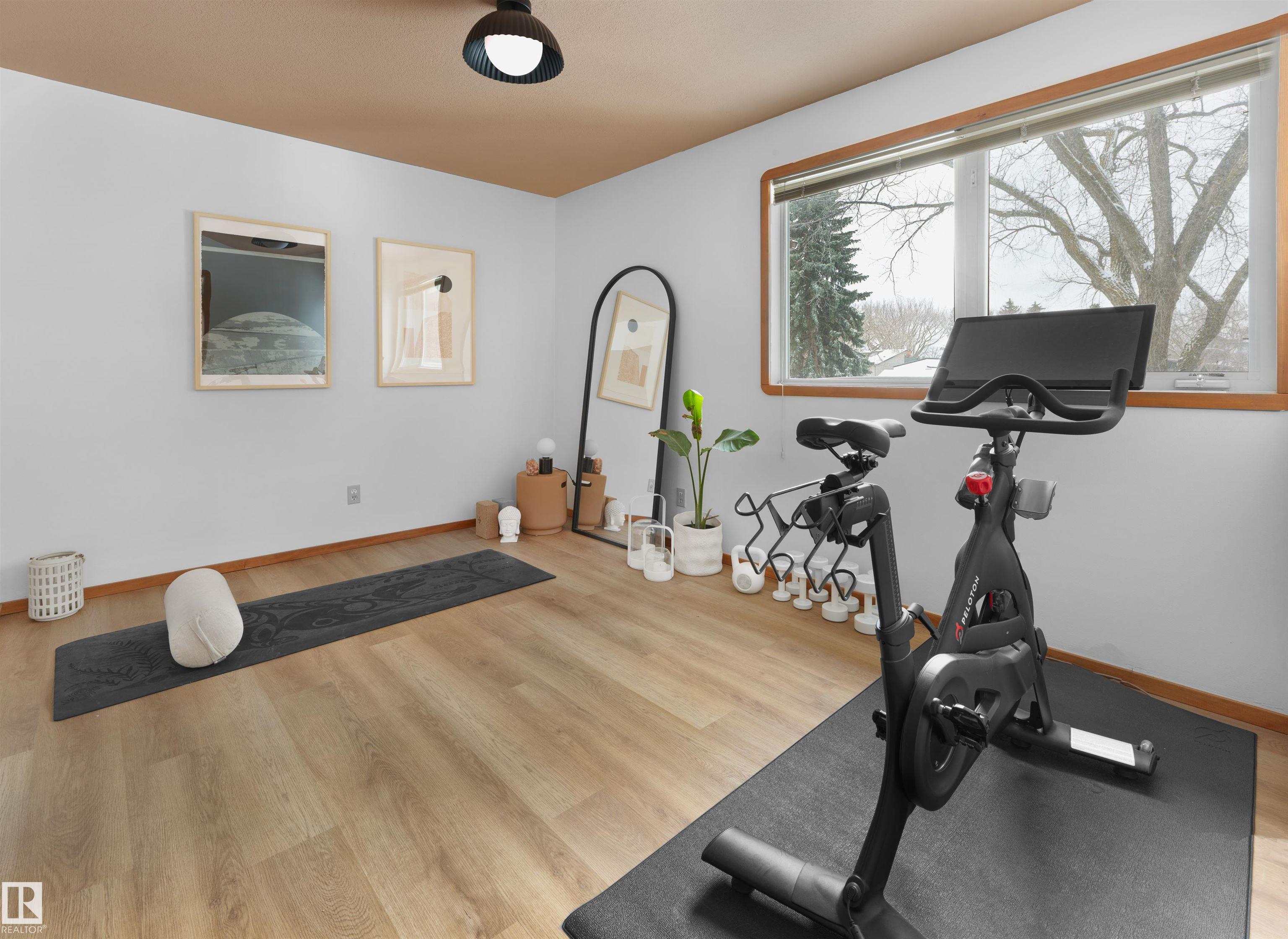 Photo 24 at 10251 77 Street NW, Forest Heights, Edmonton