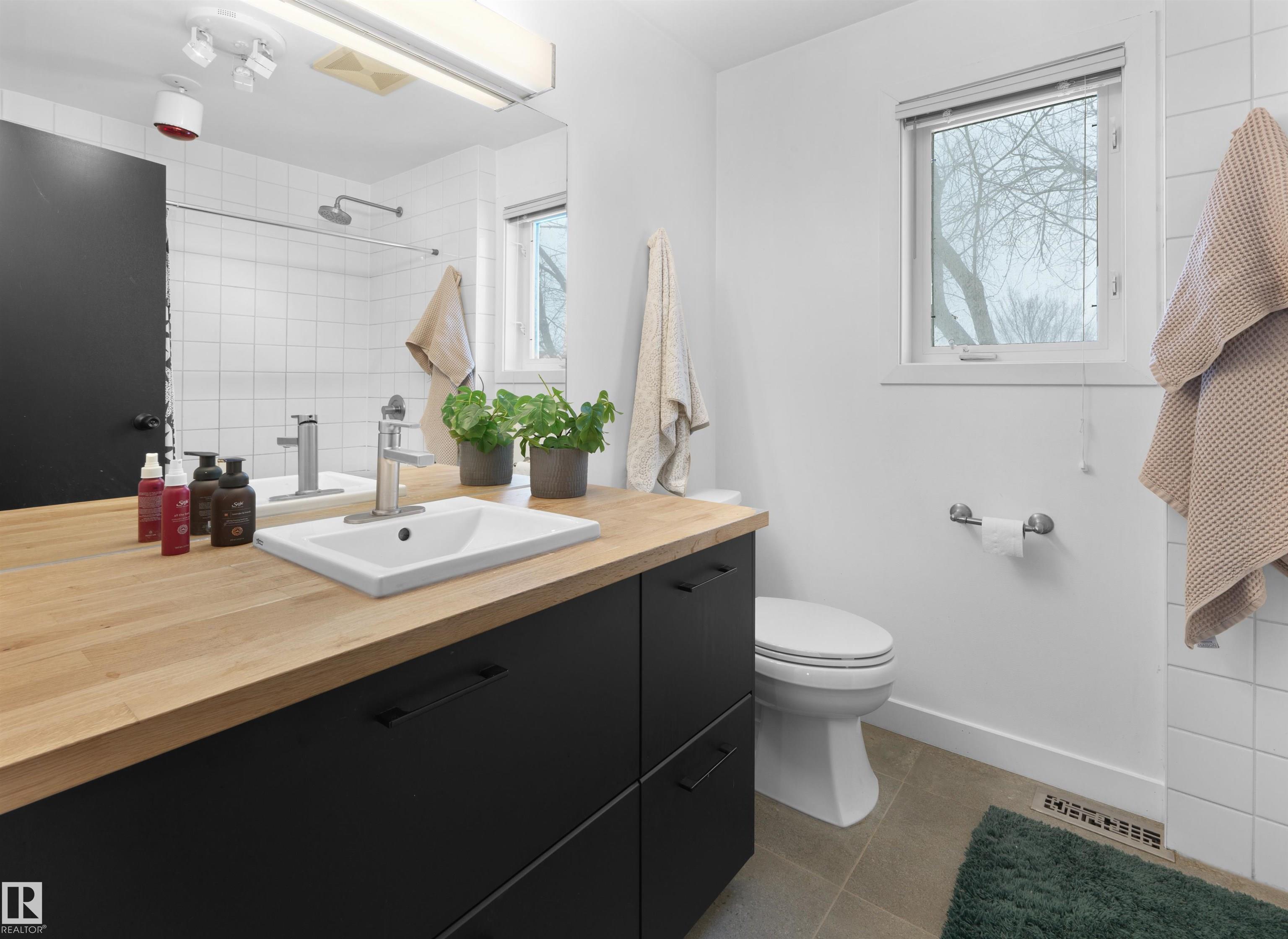 Photo 26 at 10251 77 Street NW, Forest Heights, Edmonton