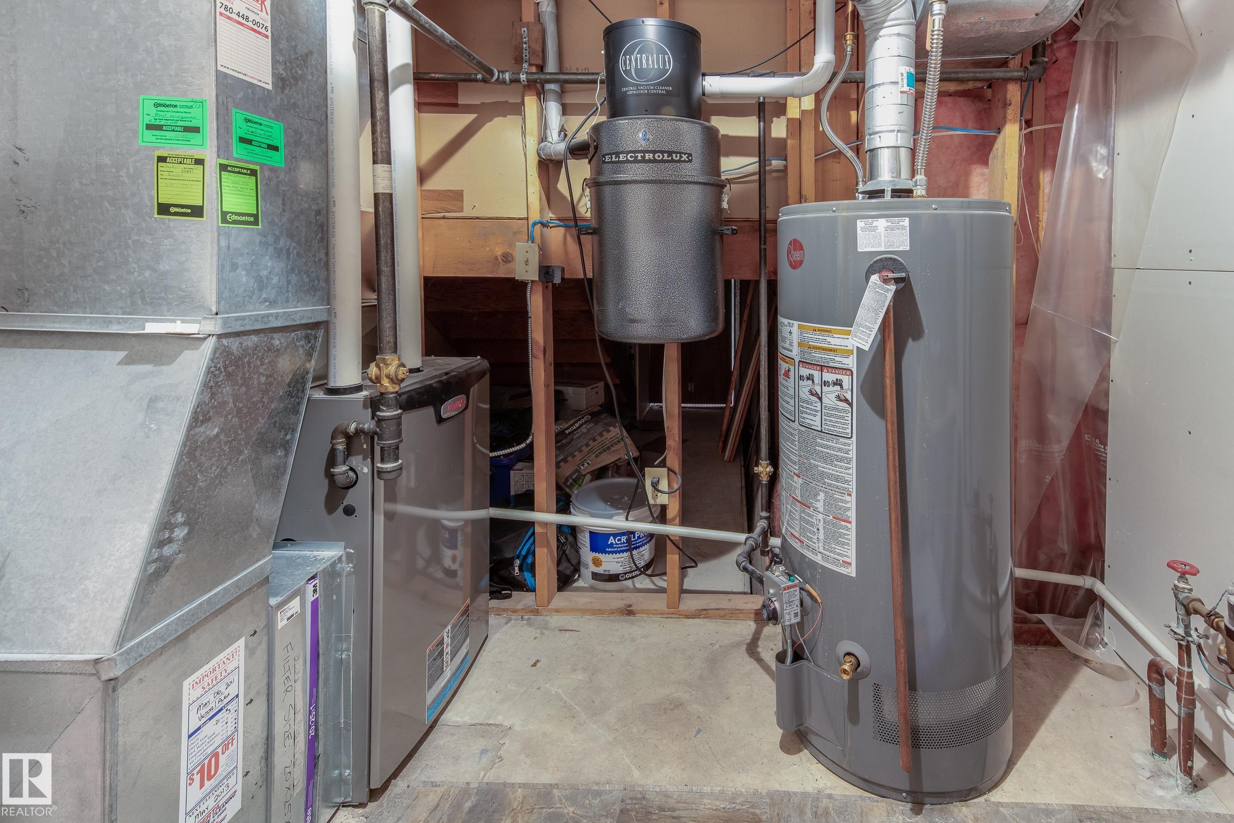 Photo 33 at 10251 77 Street NW, Forest Heights, Edmonton