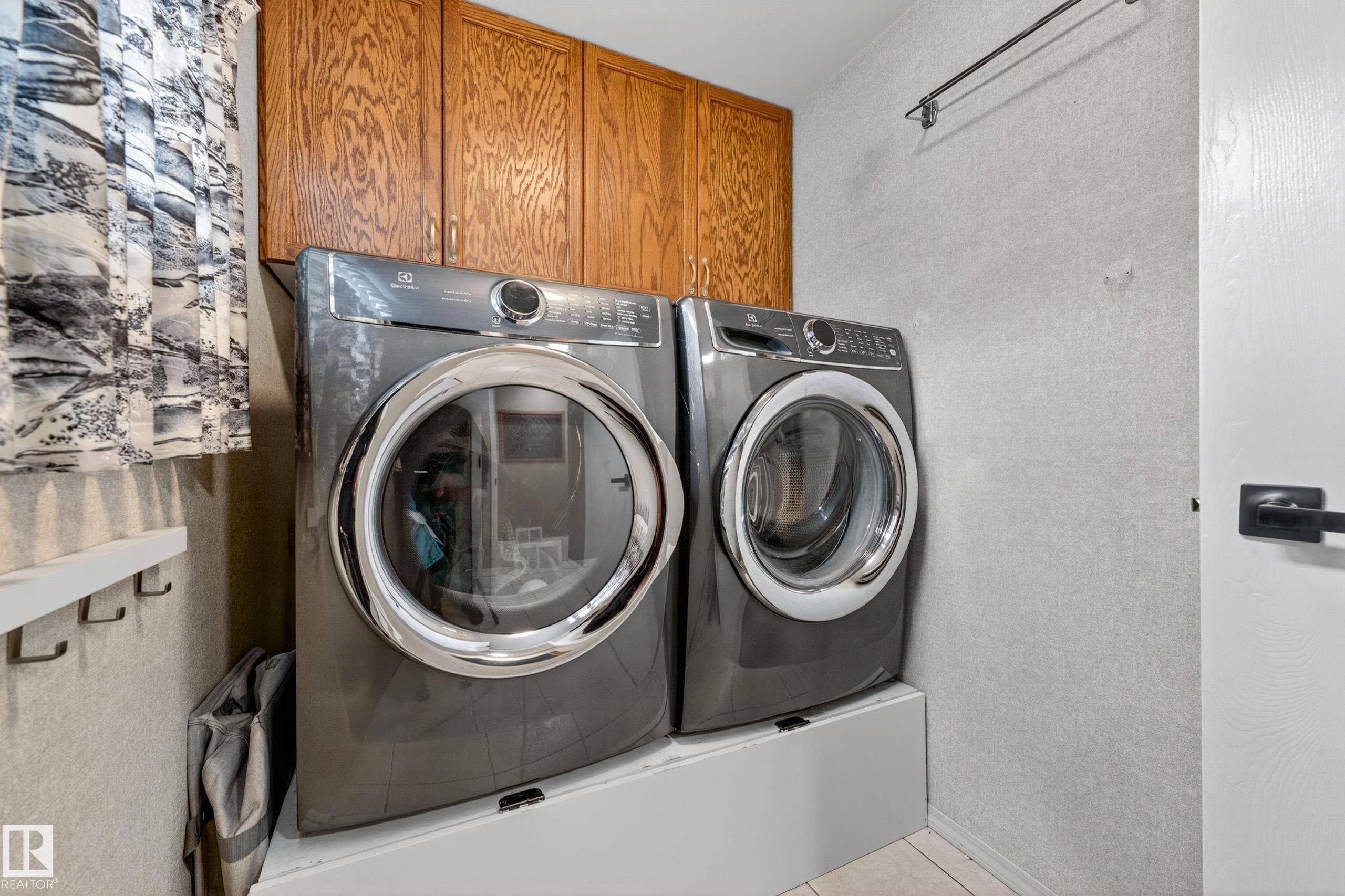 Photo 21 at 3010 105a Street NW, Steinhauer, Edmonton