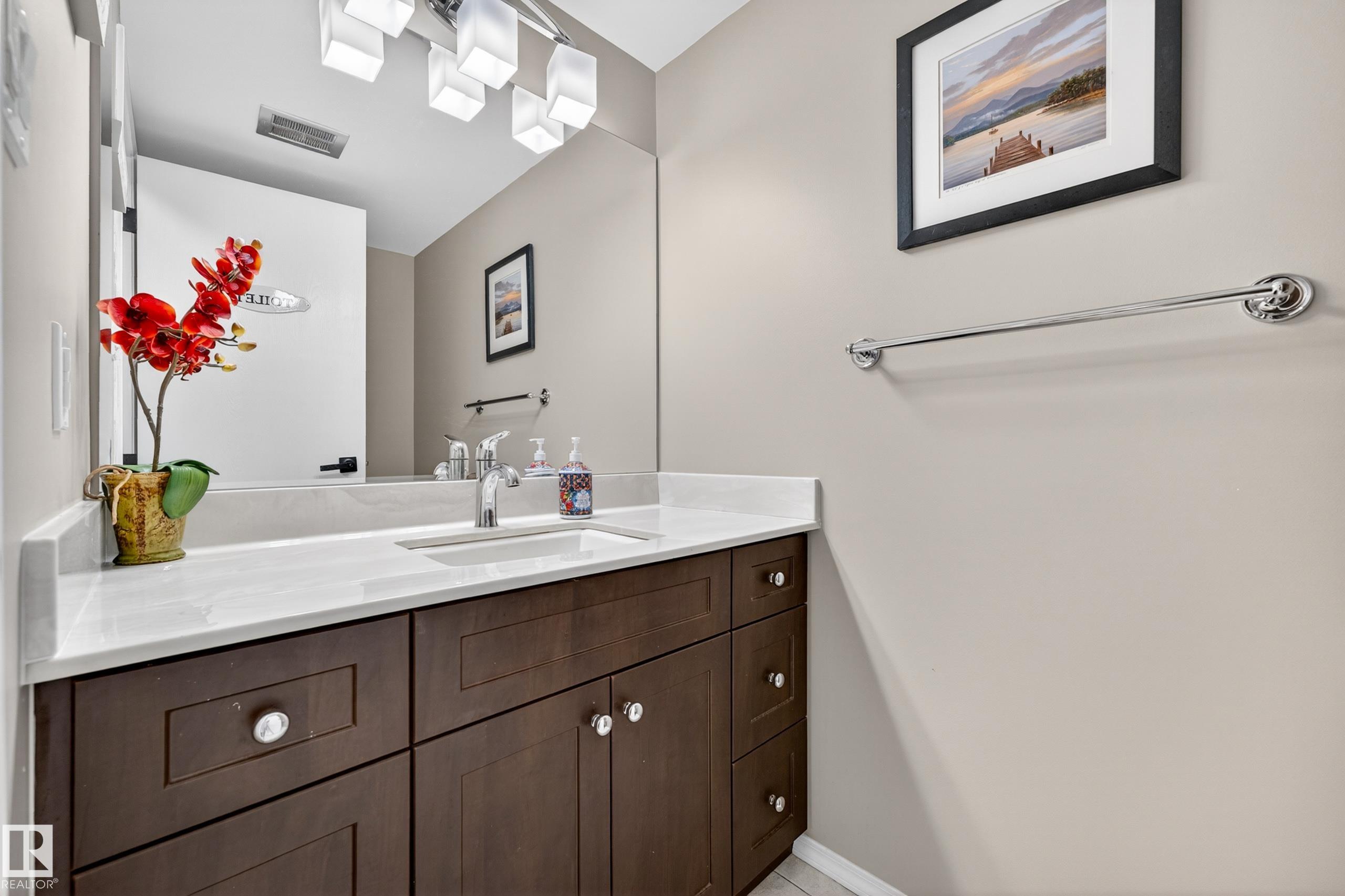 Photo 22 at 3010 105a Street NW, Steinhauer, Edmonton