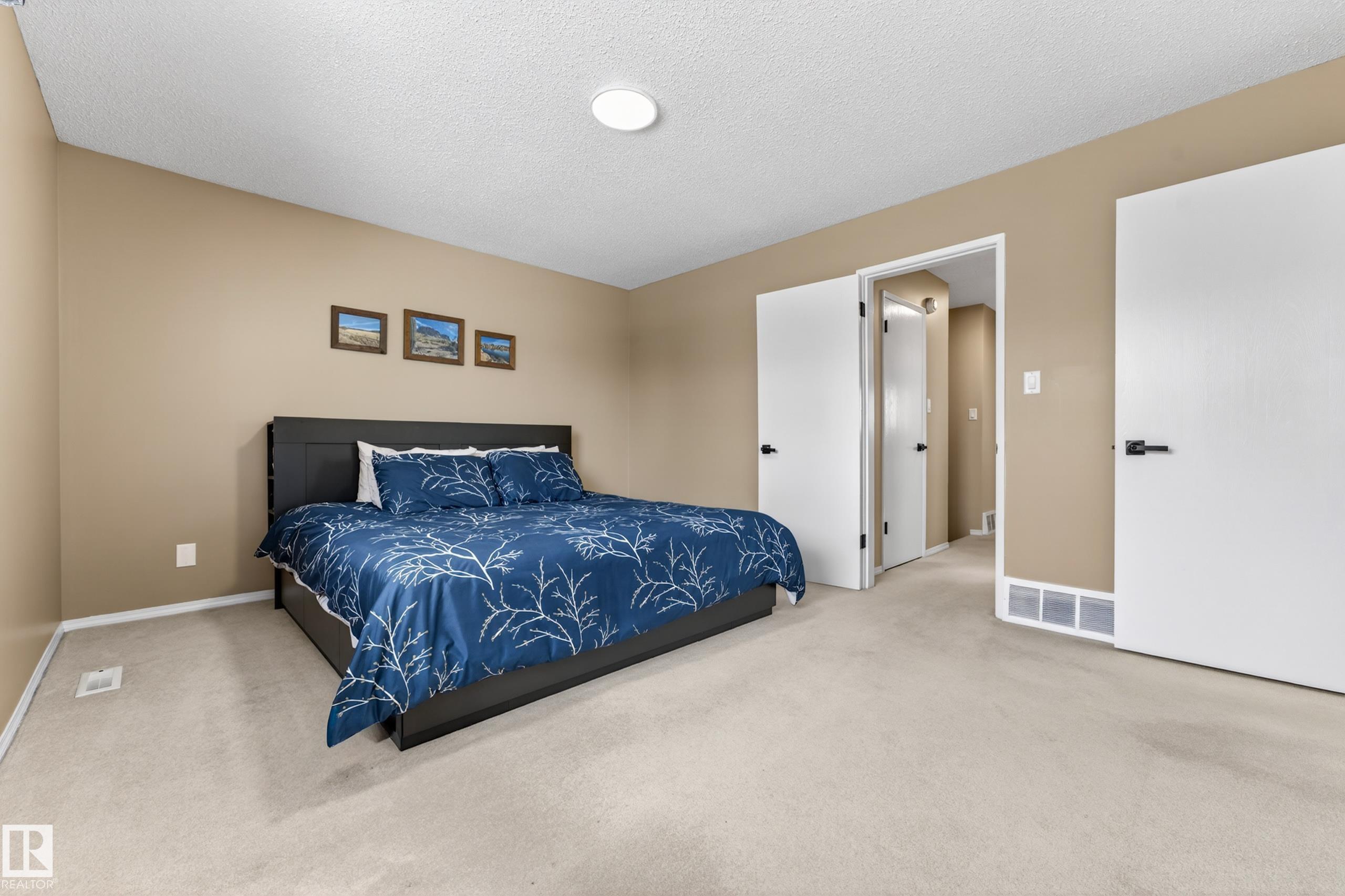 Photo 26 at 3010 105a Street NW, Steinhauer, Edmonton