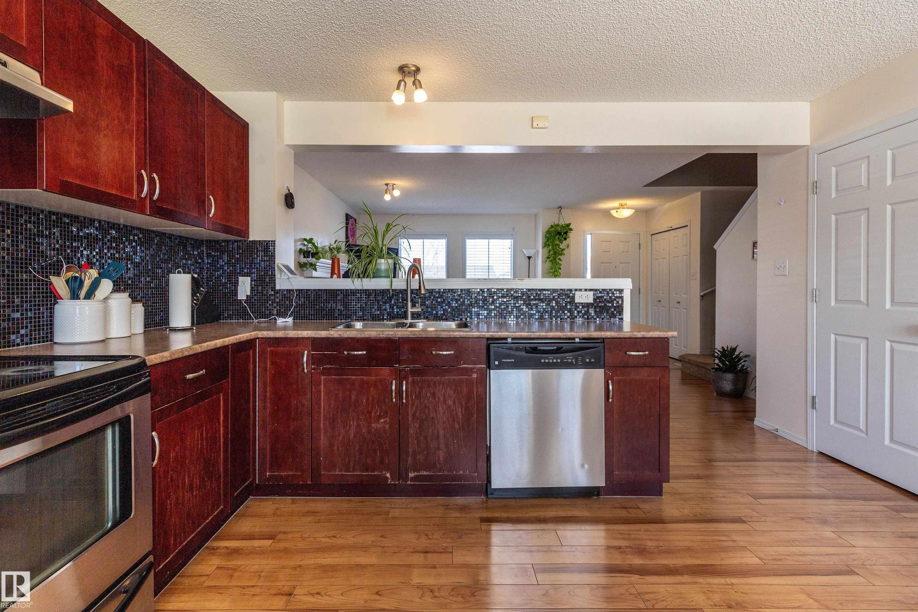 Photo 7 at 21313 60 Avenue NW, The Hamptons, Edmonton