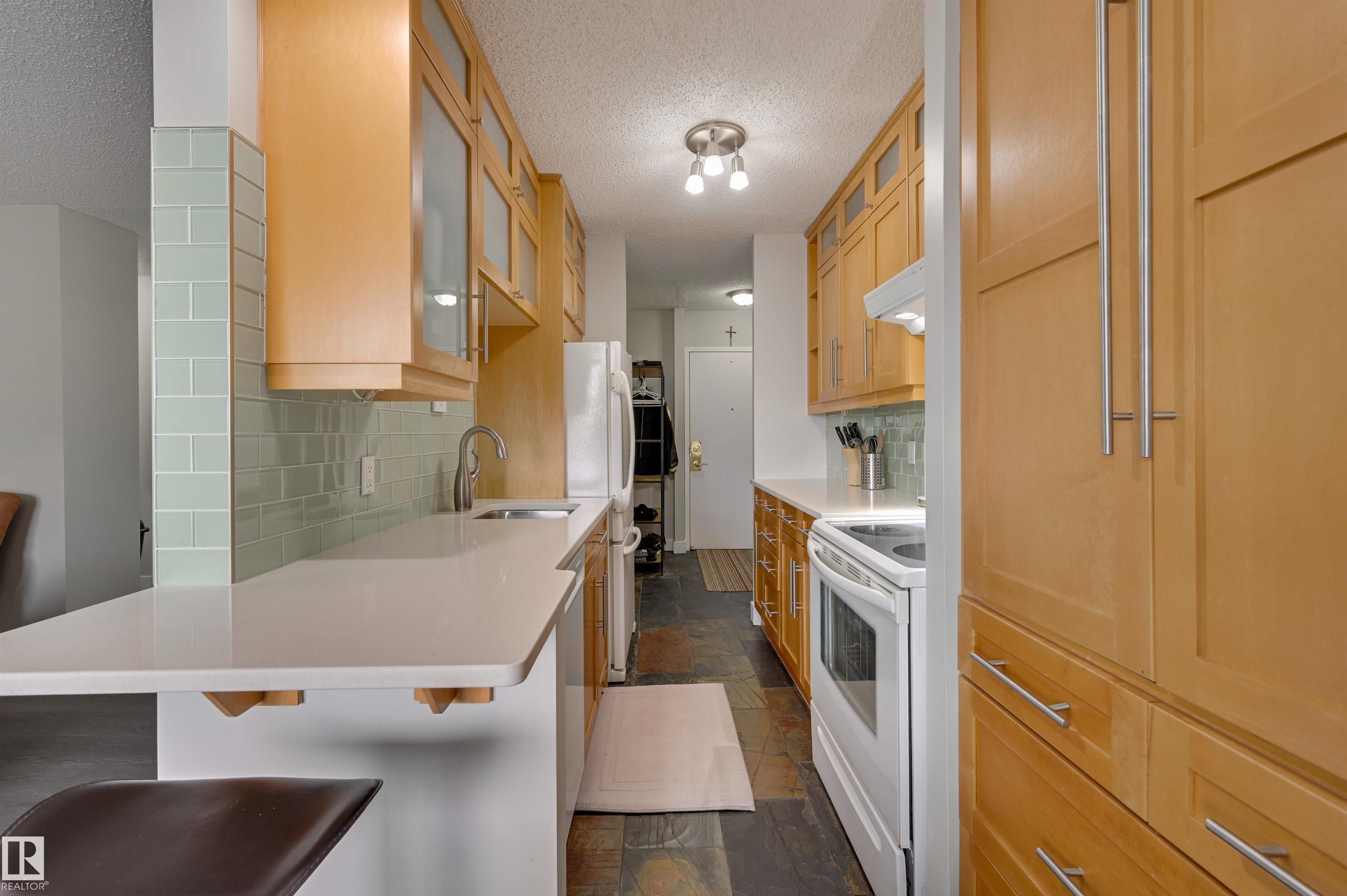 Photo 15 at 1202 - 9909 110 Street NW, Wîhkwêntôwin, Edmonton