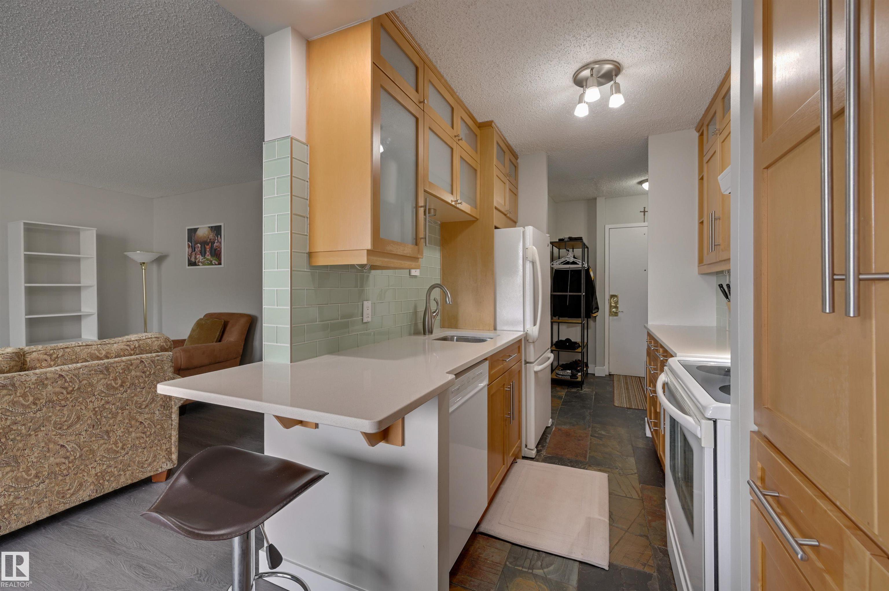 Photo 16 at 1202 - 9909 110 Street NW, Wîhkwêntôwin, Edmonton