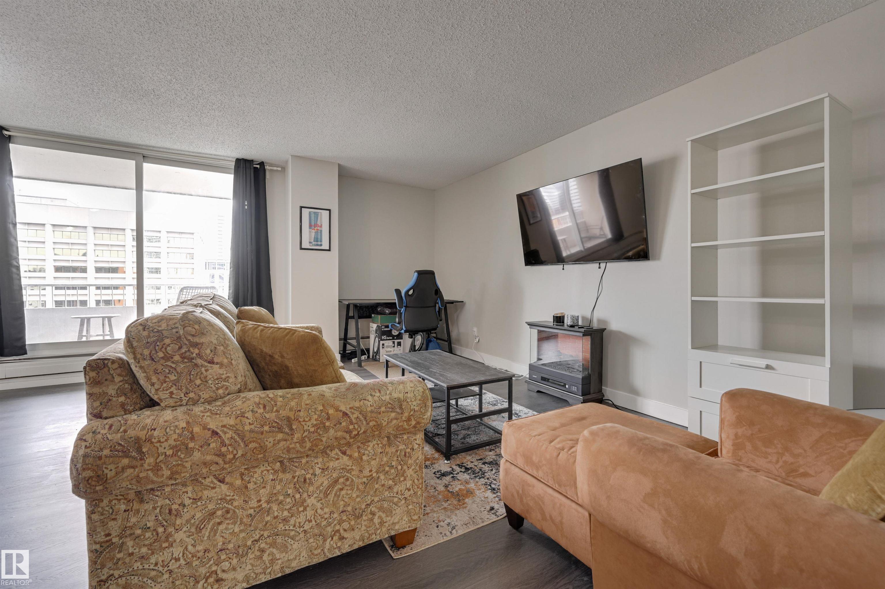 Photo 10 at 1202 - 9909 110 Street NW, Wîhkwêntôwin, Edmonton