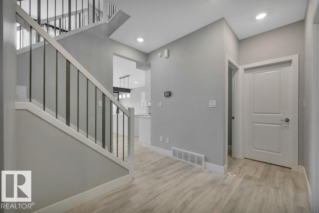 1909 Davidson Wynd SW, Desrochers Area, Edmonton