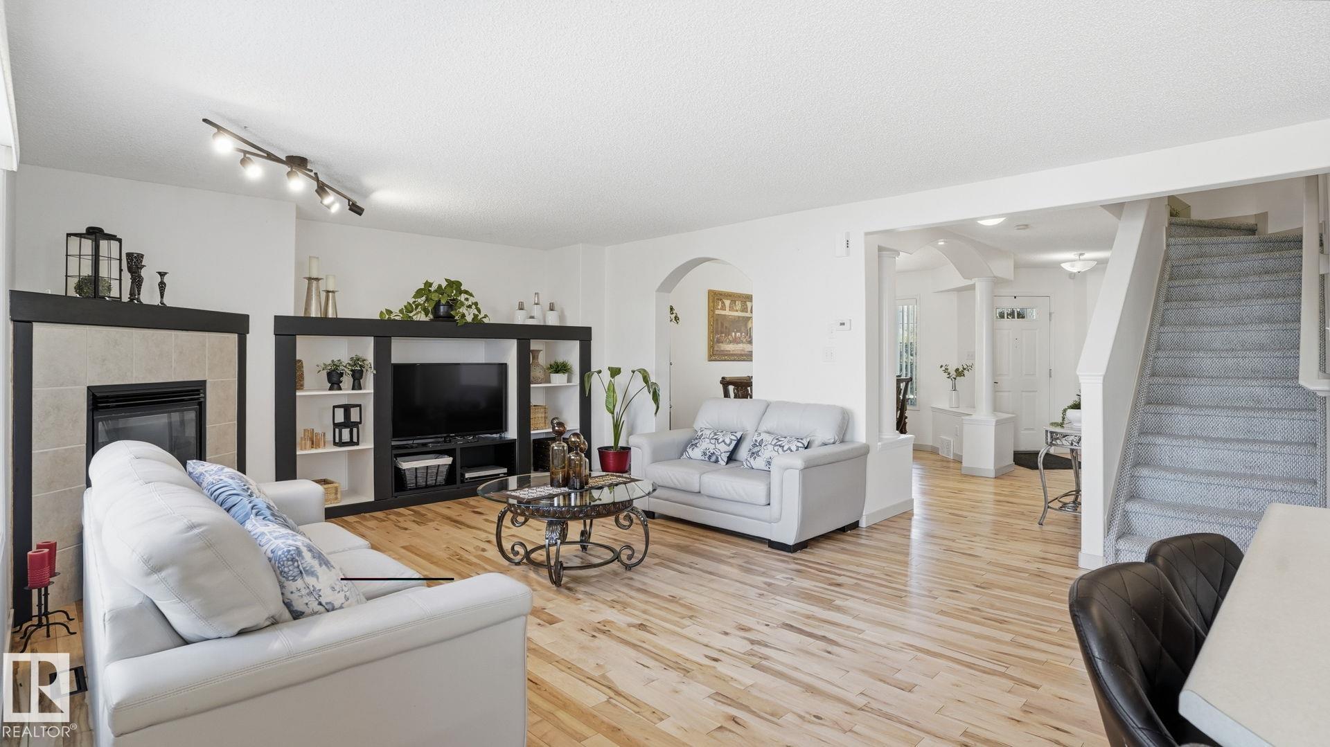 1310 Barnes Close SW, Blackmud Creek, Edmonton