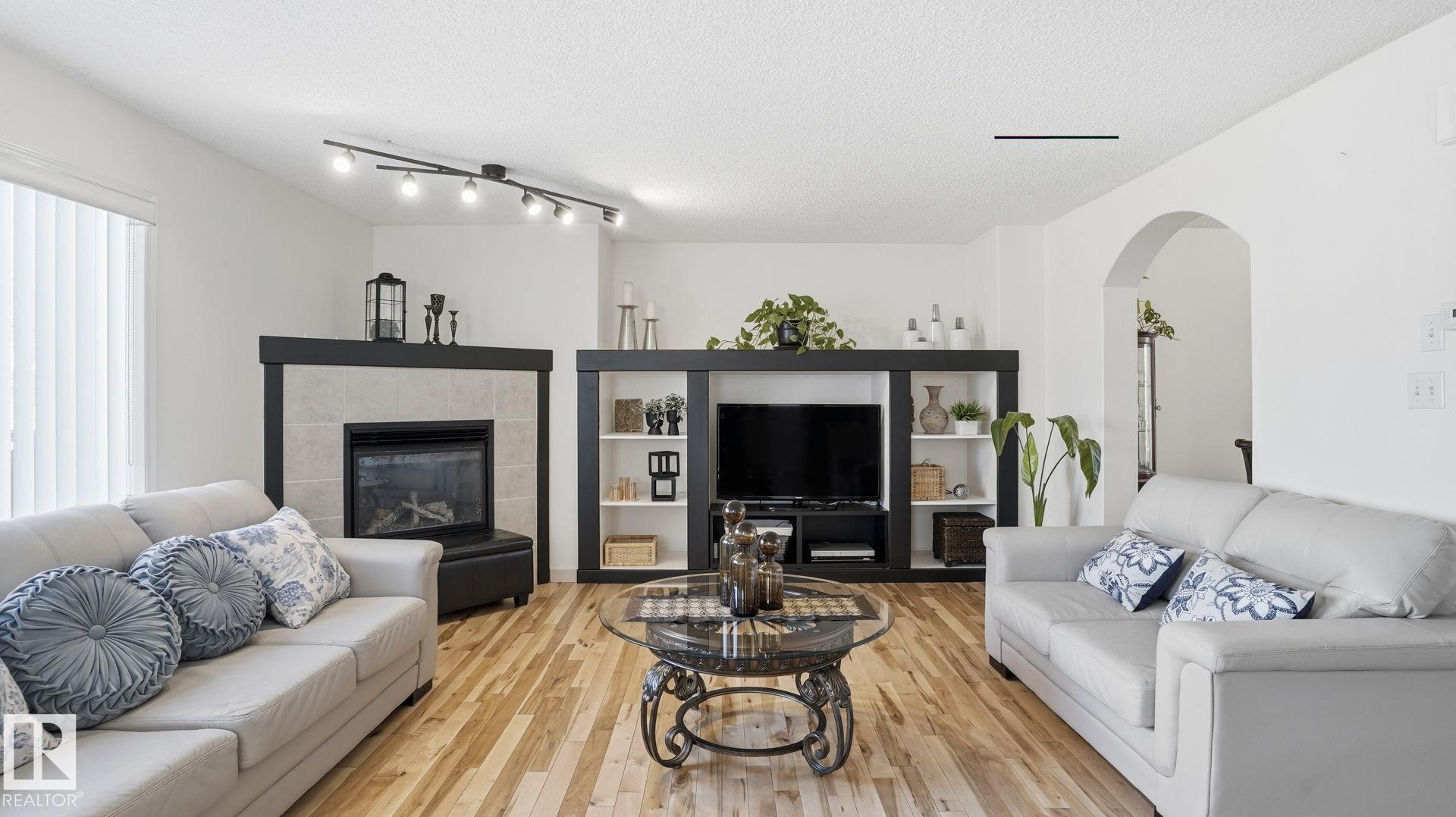 Photo 8 at 1310 Barnes Close SW, Blackmud Creek, Edmonton