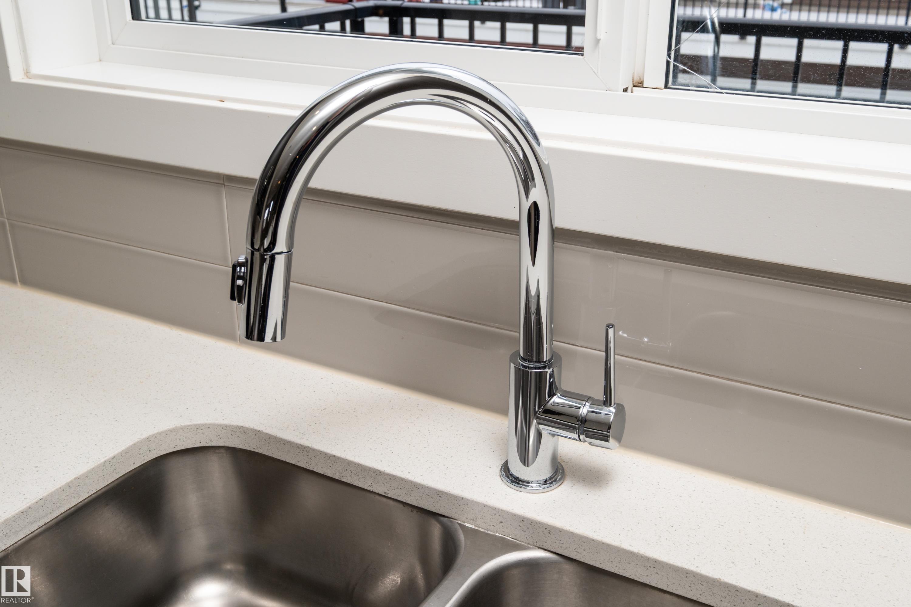 Photo 13 at 39 - 2803 James Mowatt Trail SW, Callaghan, Edmonton