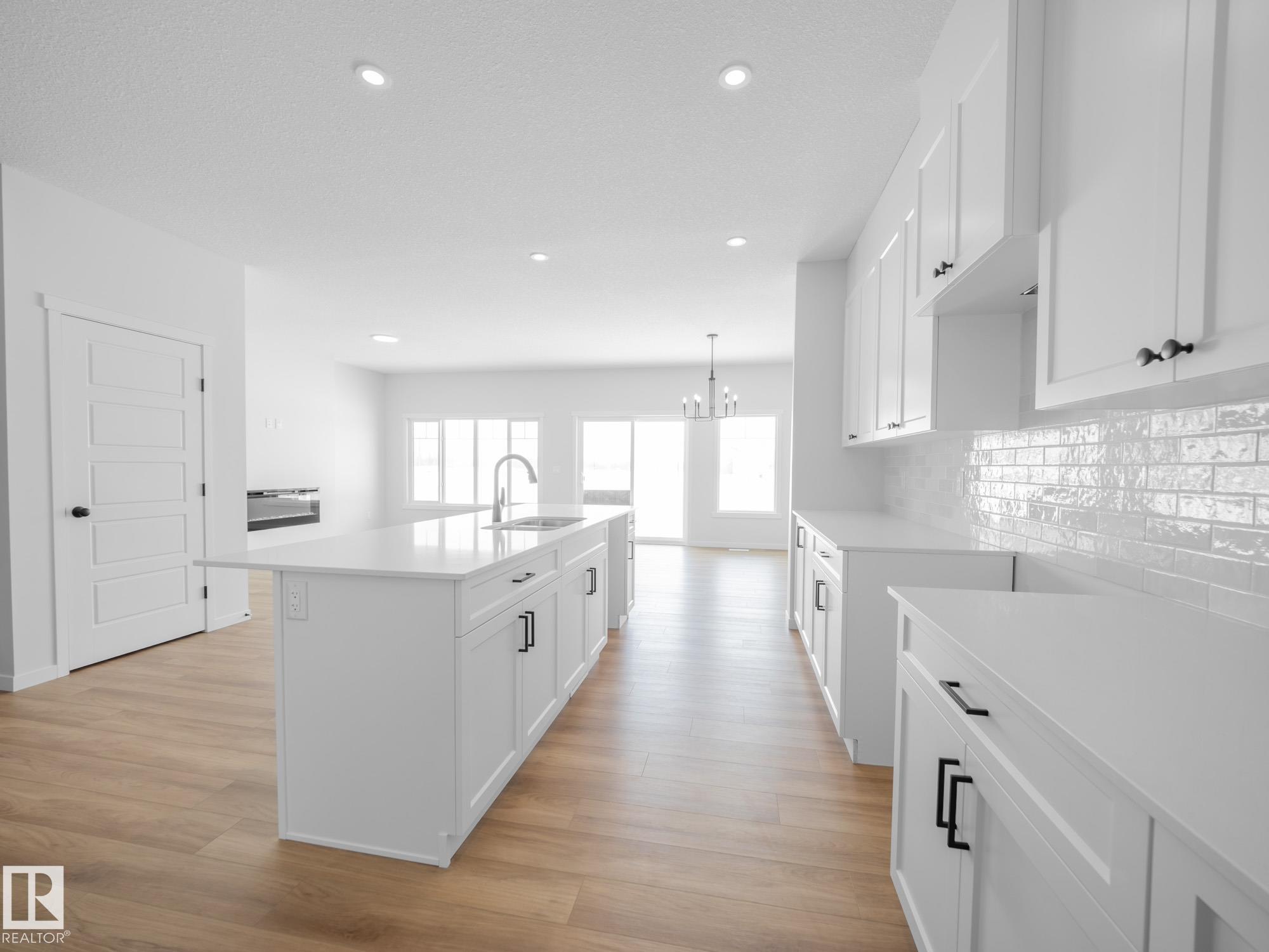 Photo 12 at 927 18 Avenue NW, Aster, Edmonton