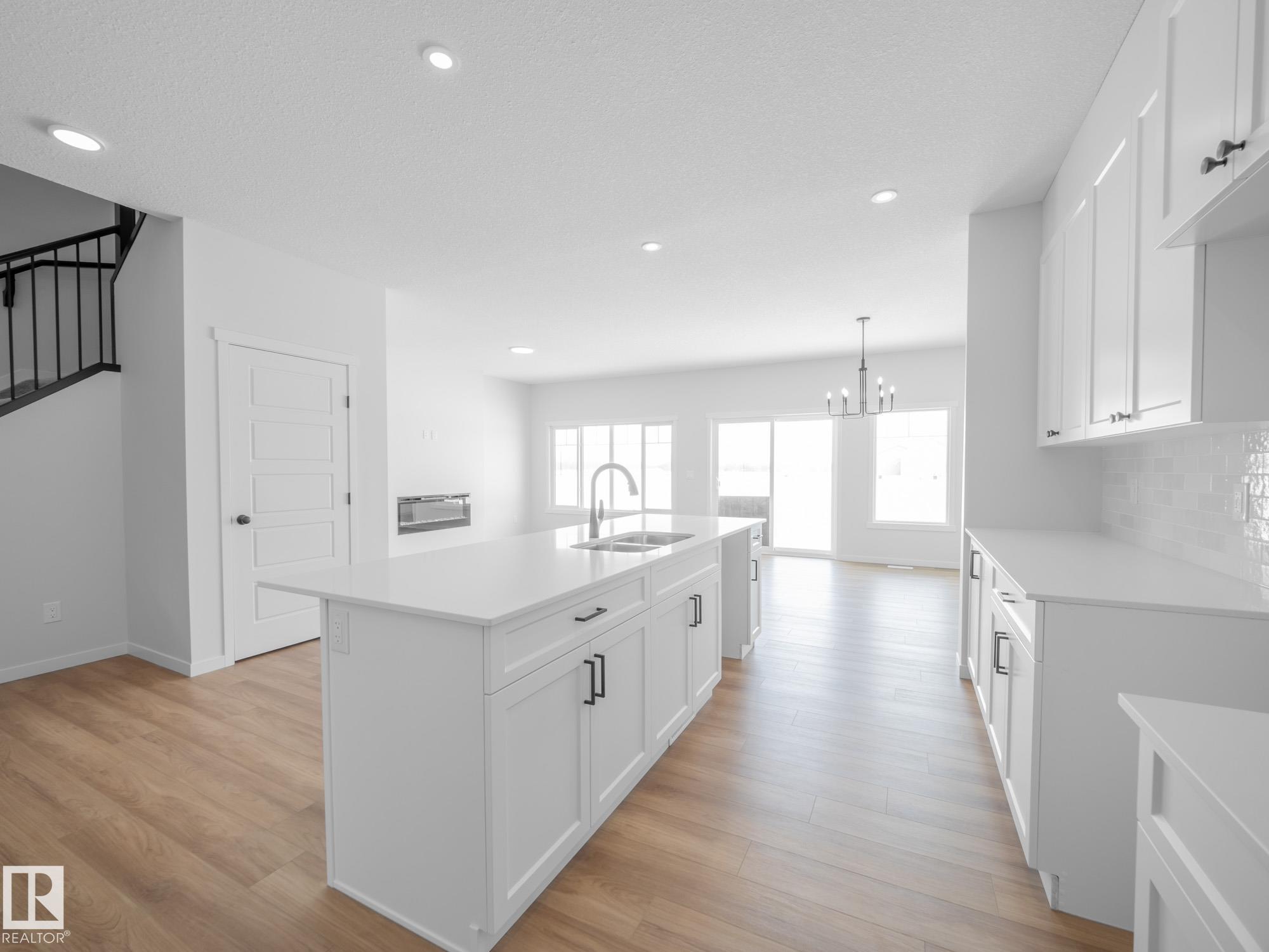 Photo 15 at 927 18 Avenue NW, Aster, Edmonton