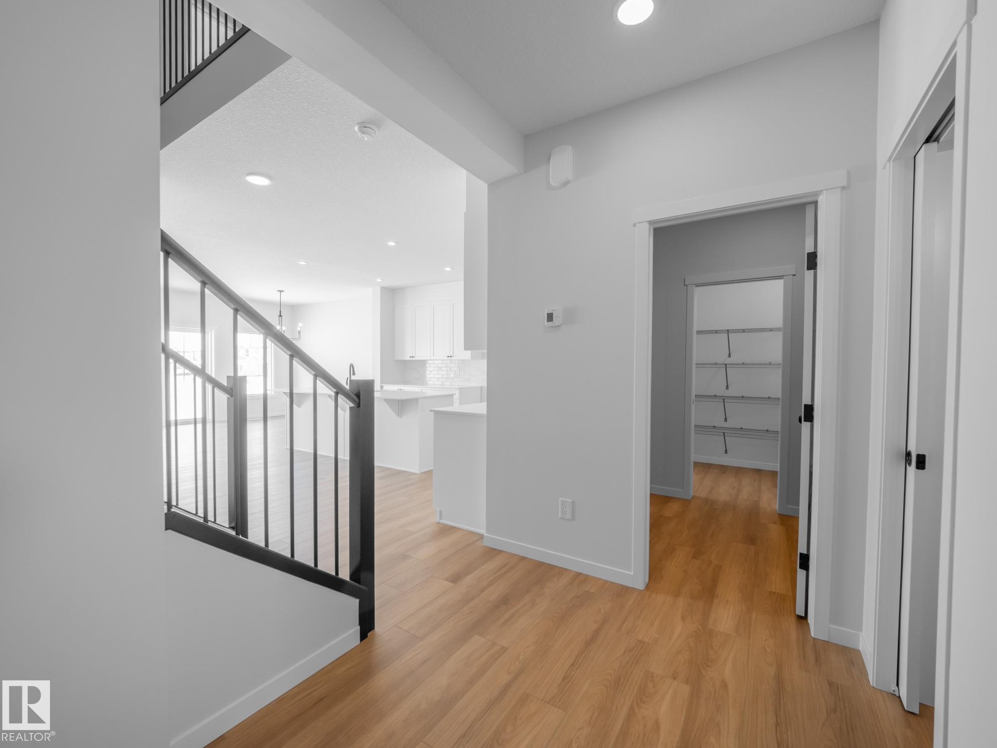 Photo 9 at 927 18 Avenue NW, Aster, Edmonton