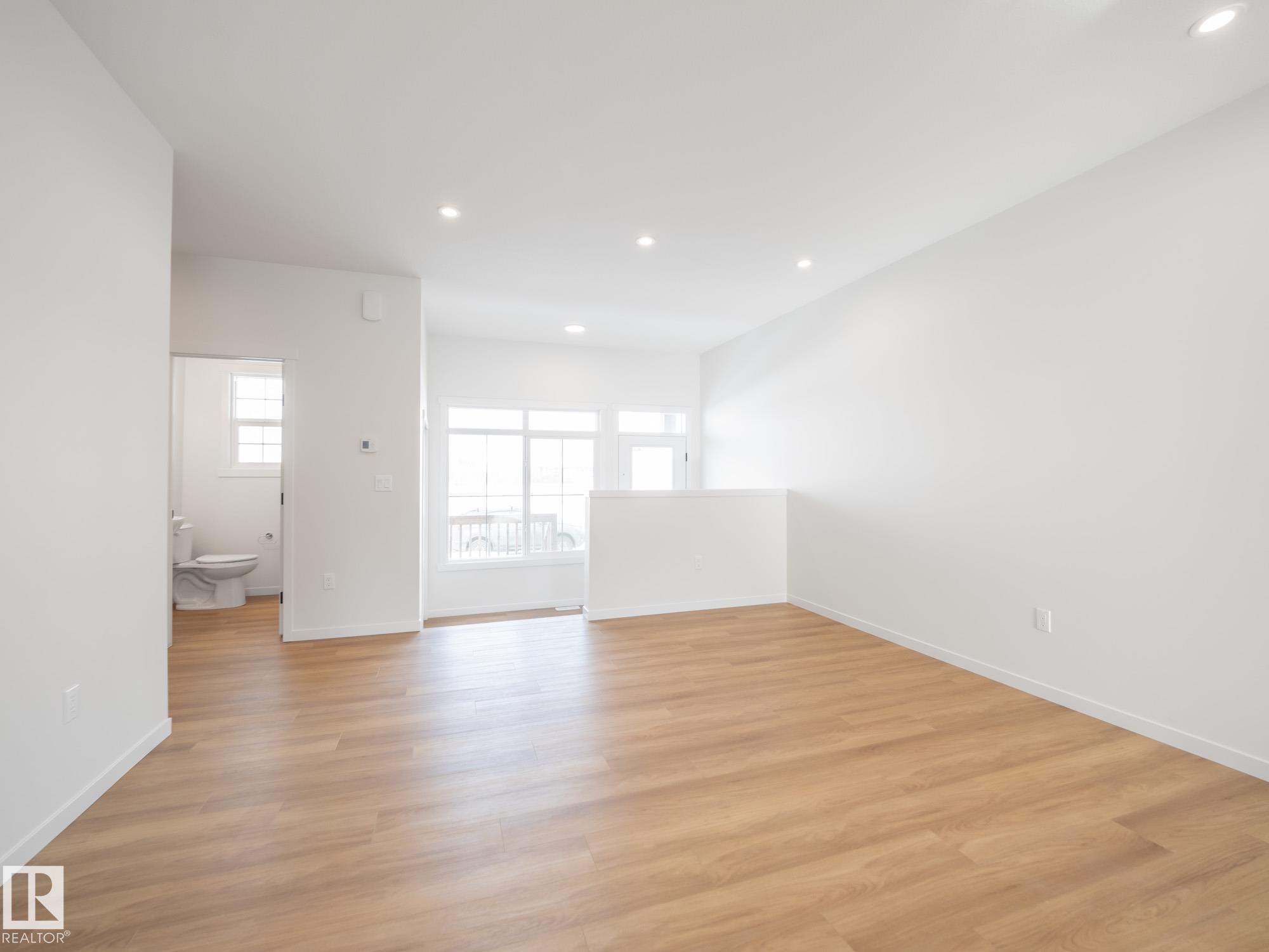 Photo 11 at 31 Nerine Crescent, North Ridge, St. Albert