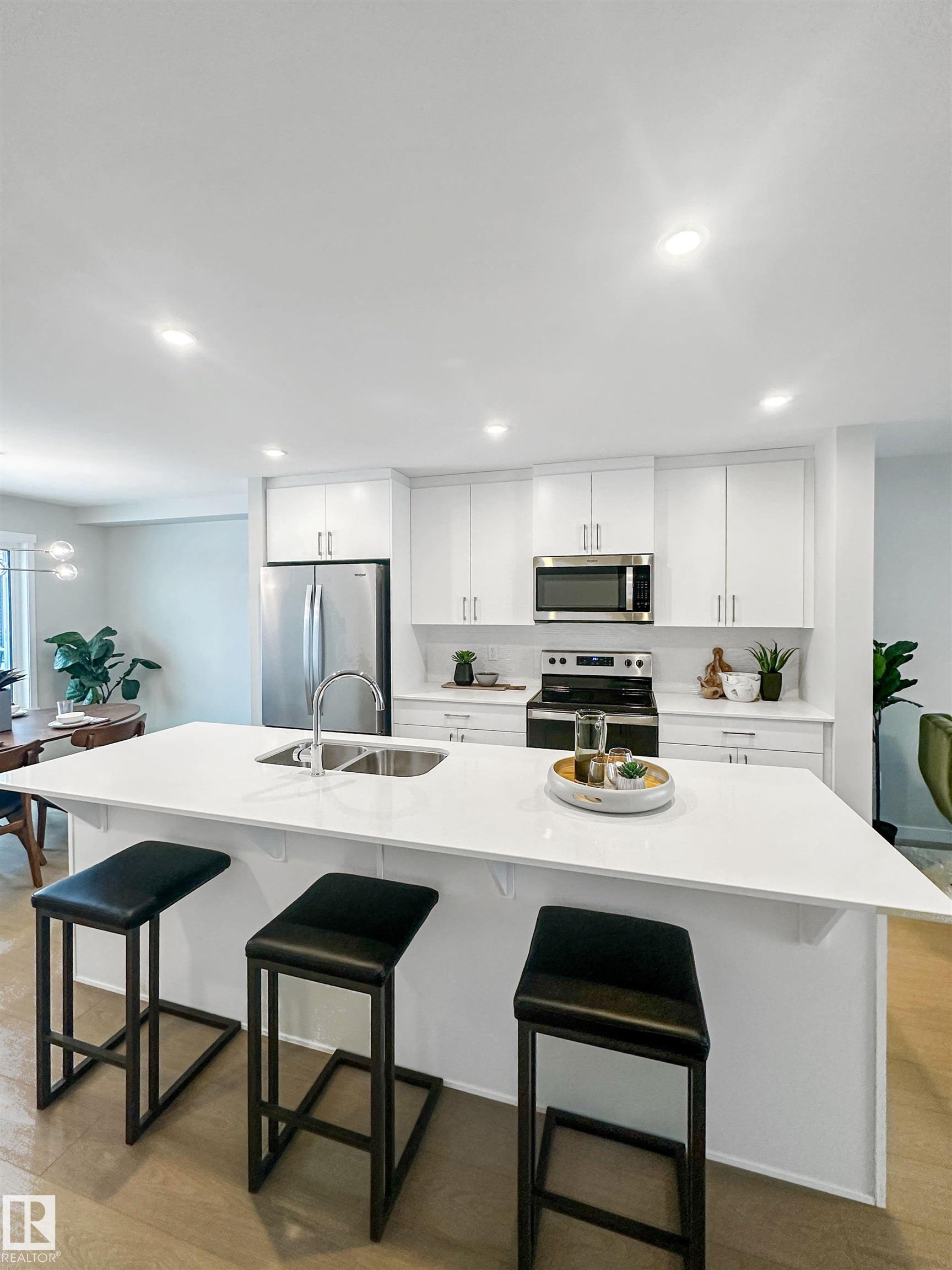 17662 69a Street NW, Crystallina Nera East, Edmonton