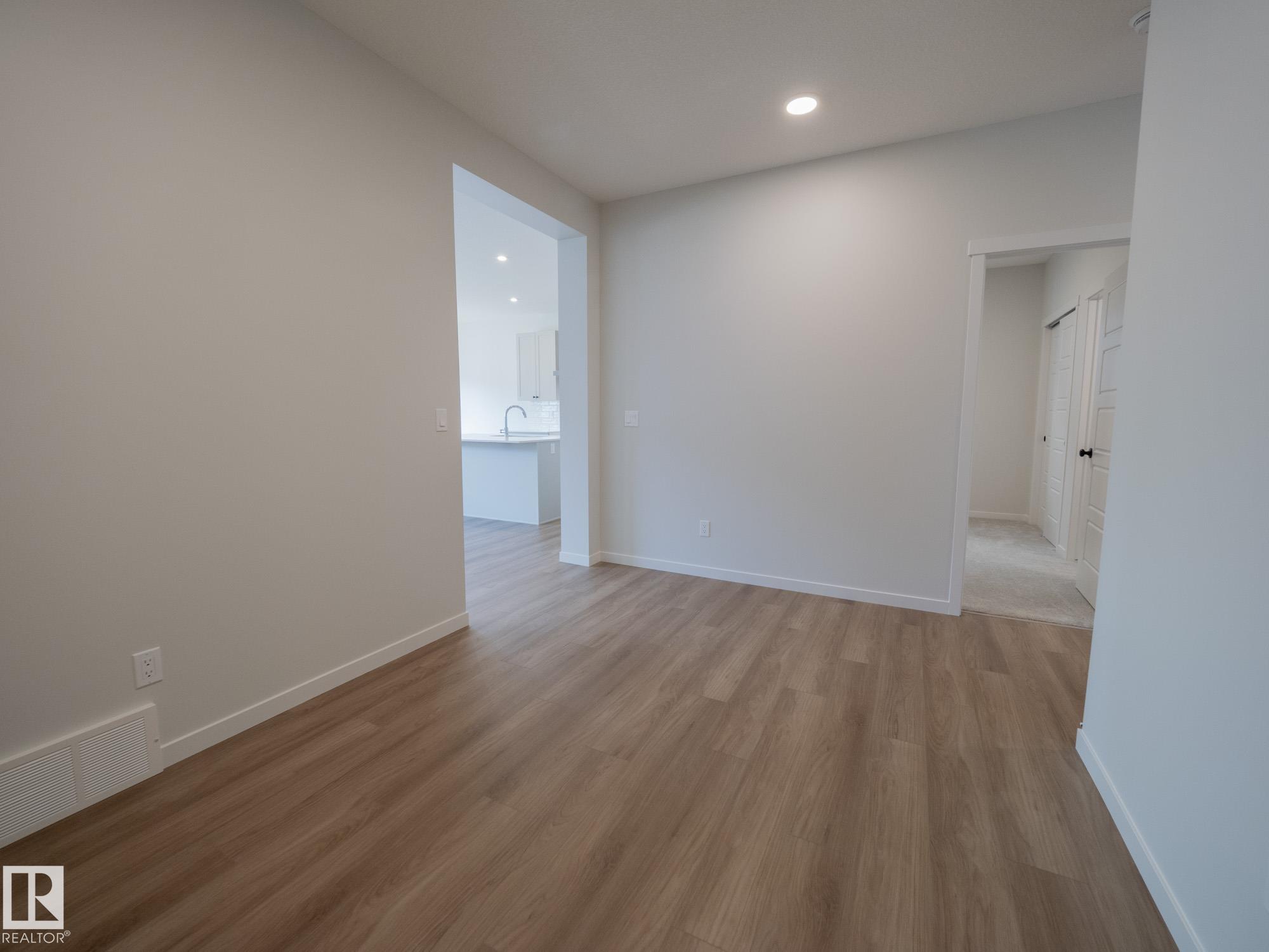 Photo 11 at 947 18 Avenue NW, Aster, Edmonton