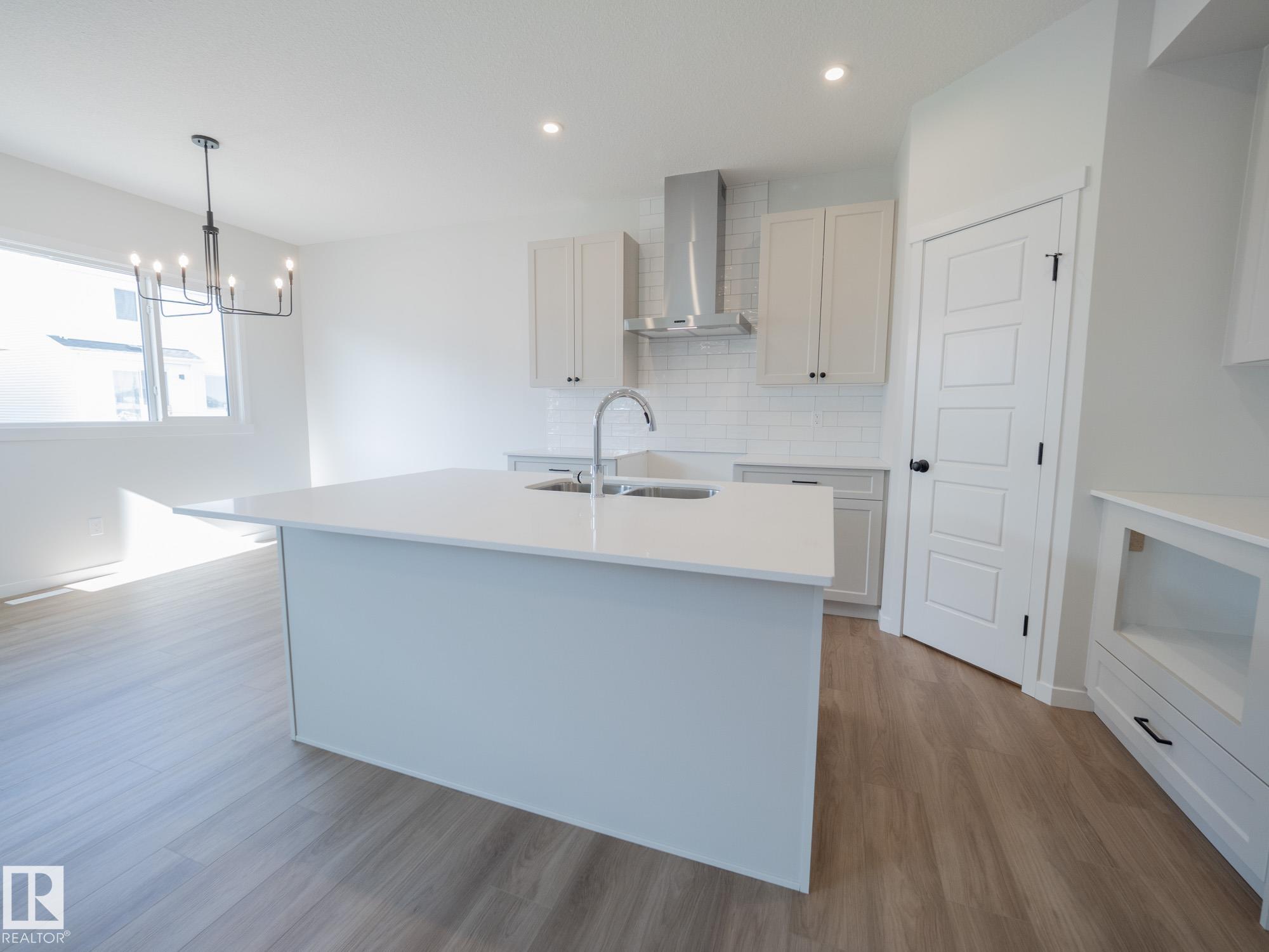 Photo 12 at 947 18 Avenue NW, Aster, Edmonton