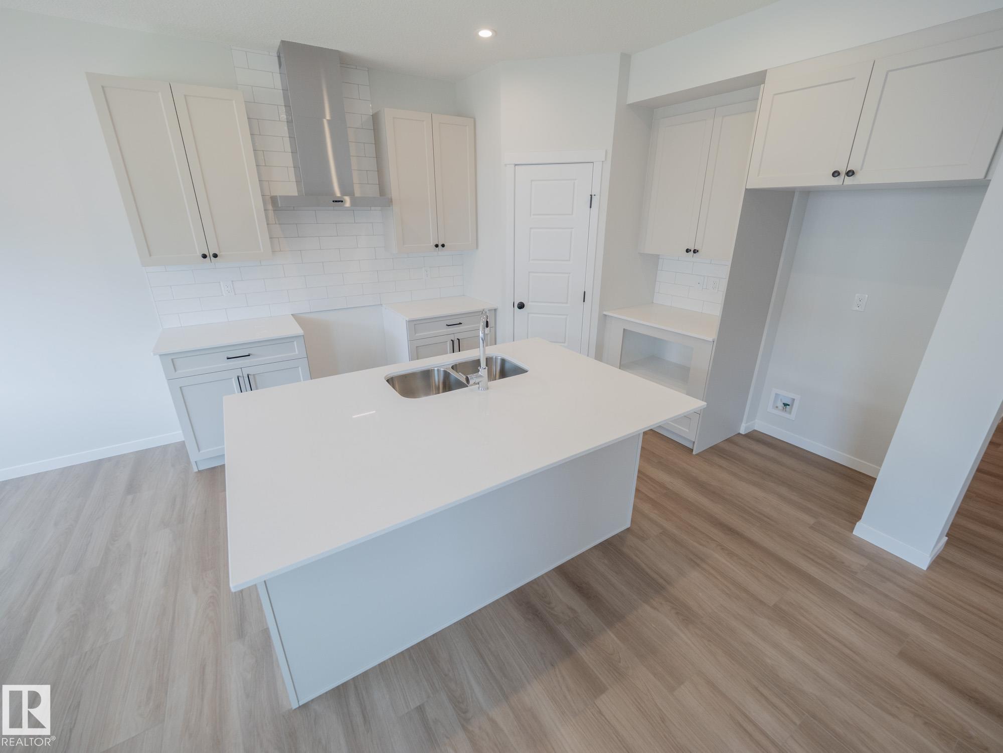 Photo 14 at 947 18 Avenue NW, Aster, Edmonton