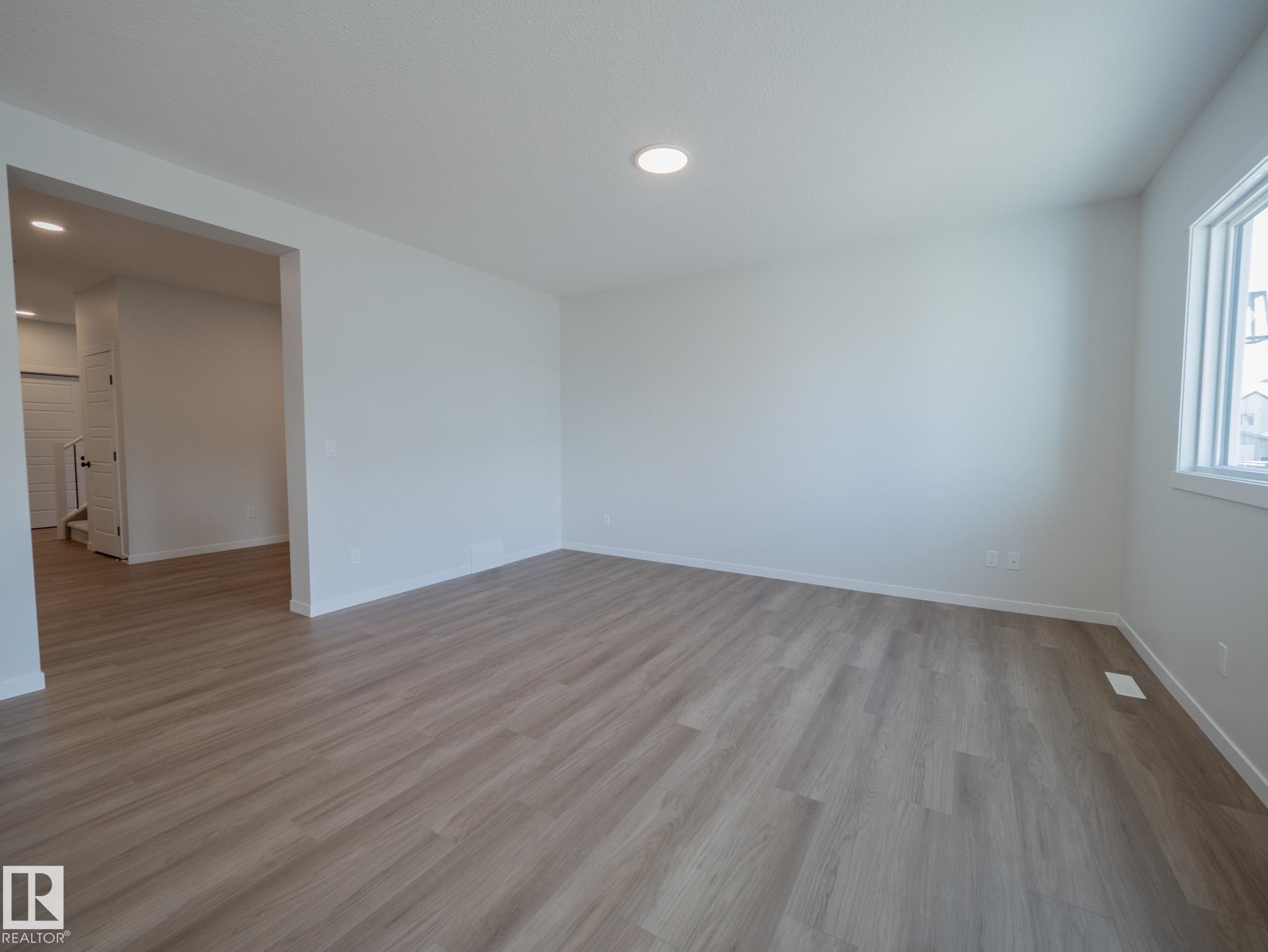 Photo 21 at 947 18 Avenue NW, Aster, Edmonton